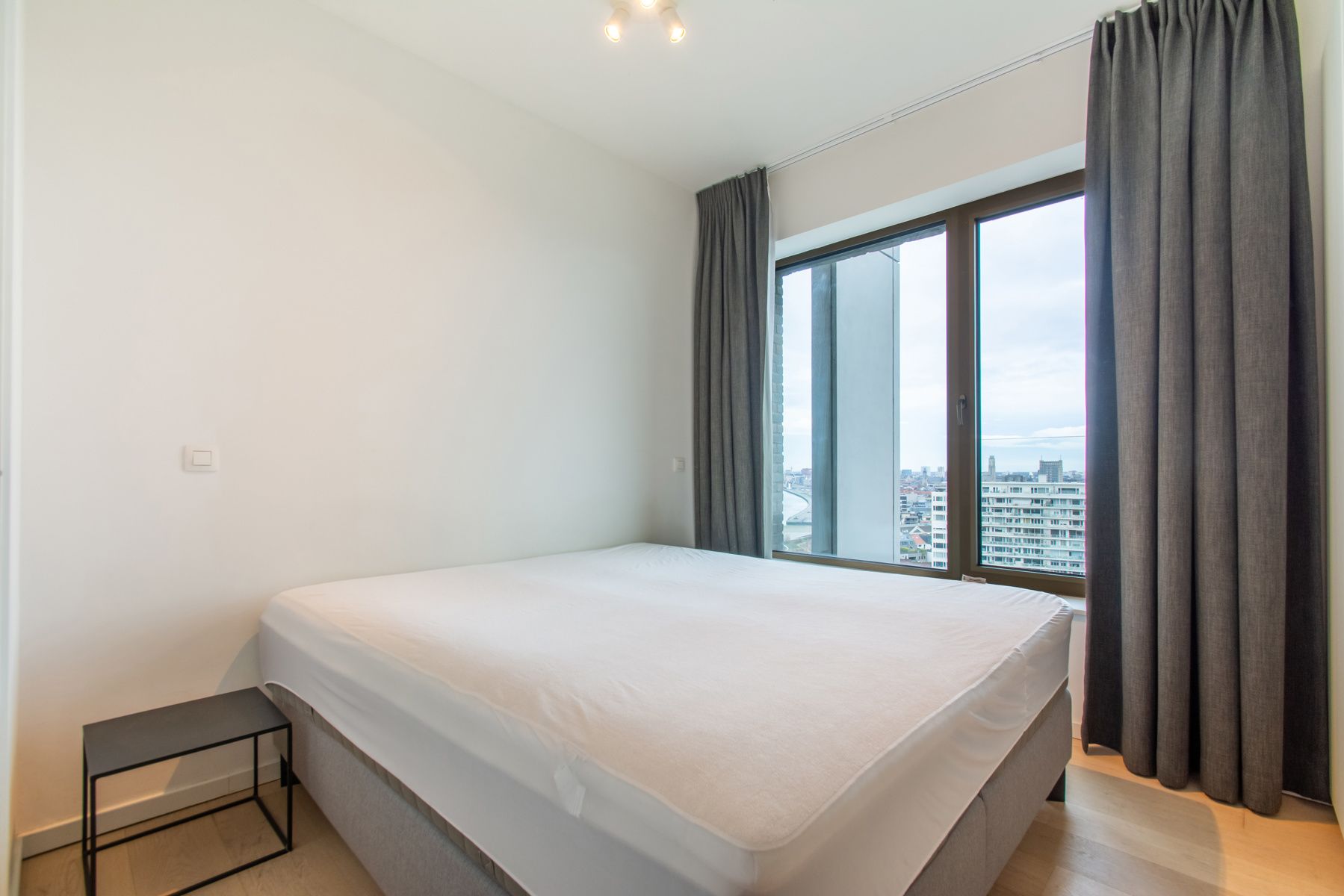 Gemeubeld 2 slaapkamer appt. met zicht op de Schelde foto 10