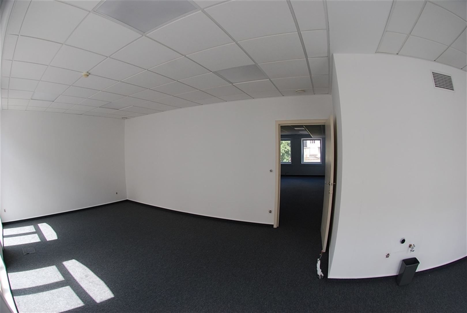 Kantoor op toplocatie met parkeerplaatsen centrum Kortrijk foto 7