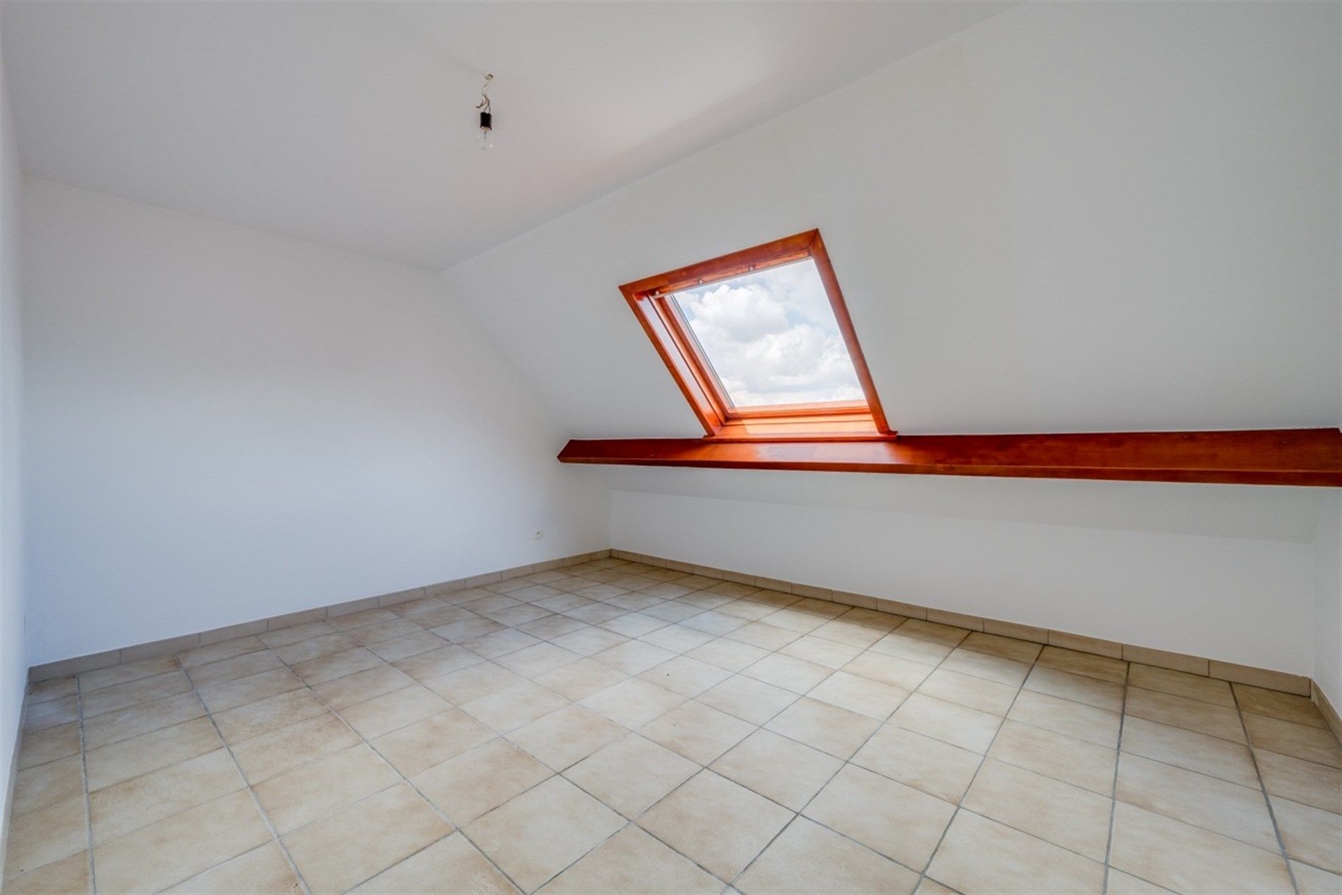 Ruim appartement met twee slaapkamers en staanplaats foto 4