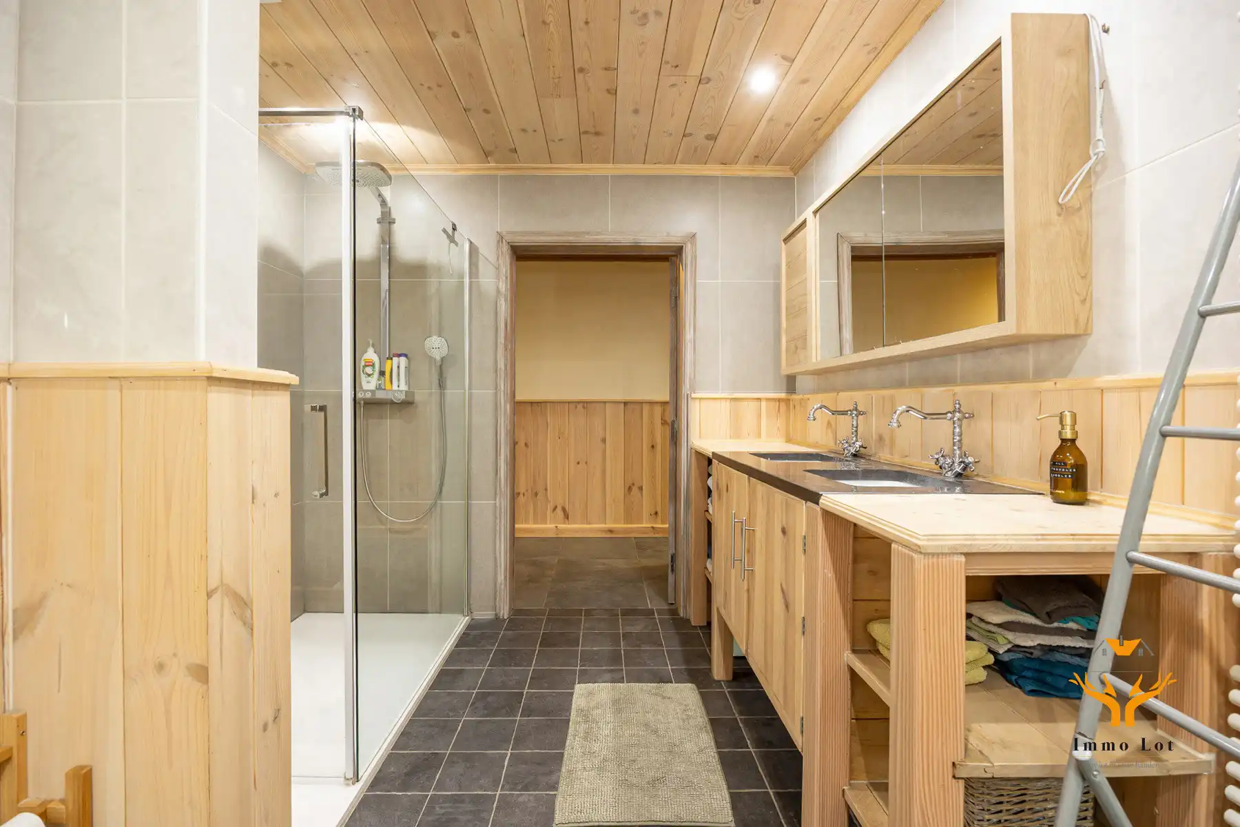 Instapklare gezinswoning met 7 slpk en tal van mogelijkheden foto 13