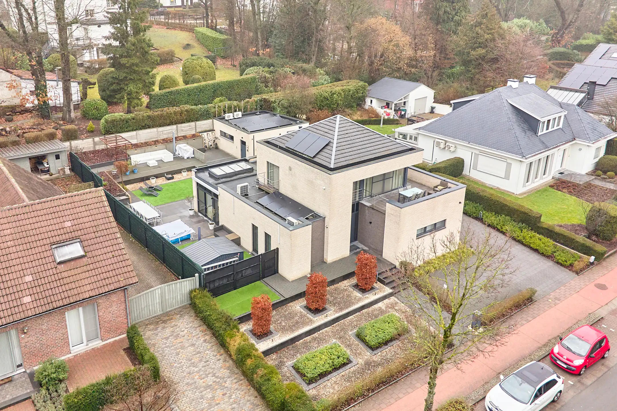 Prachtige tweewoonst (2 appartementen) + aparte zorgwoning  foto {{pictureIndex}}