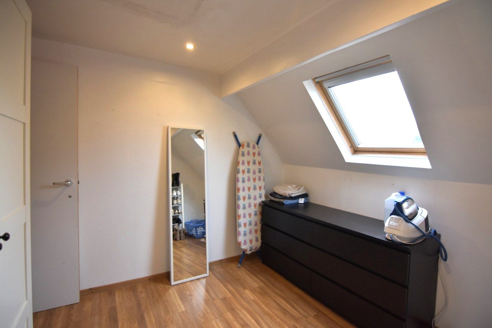 Gezellige rijwoning met diepe tuin in Moorslede foto 18