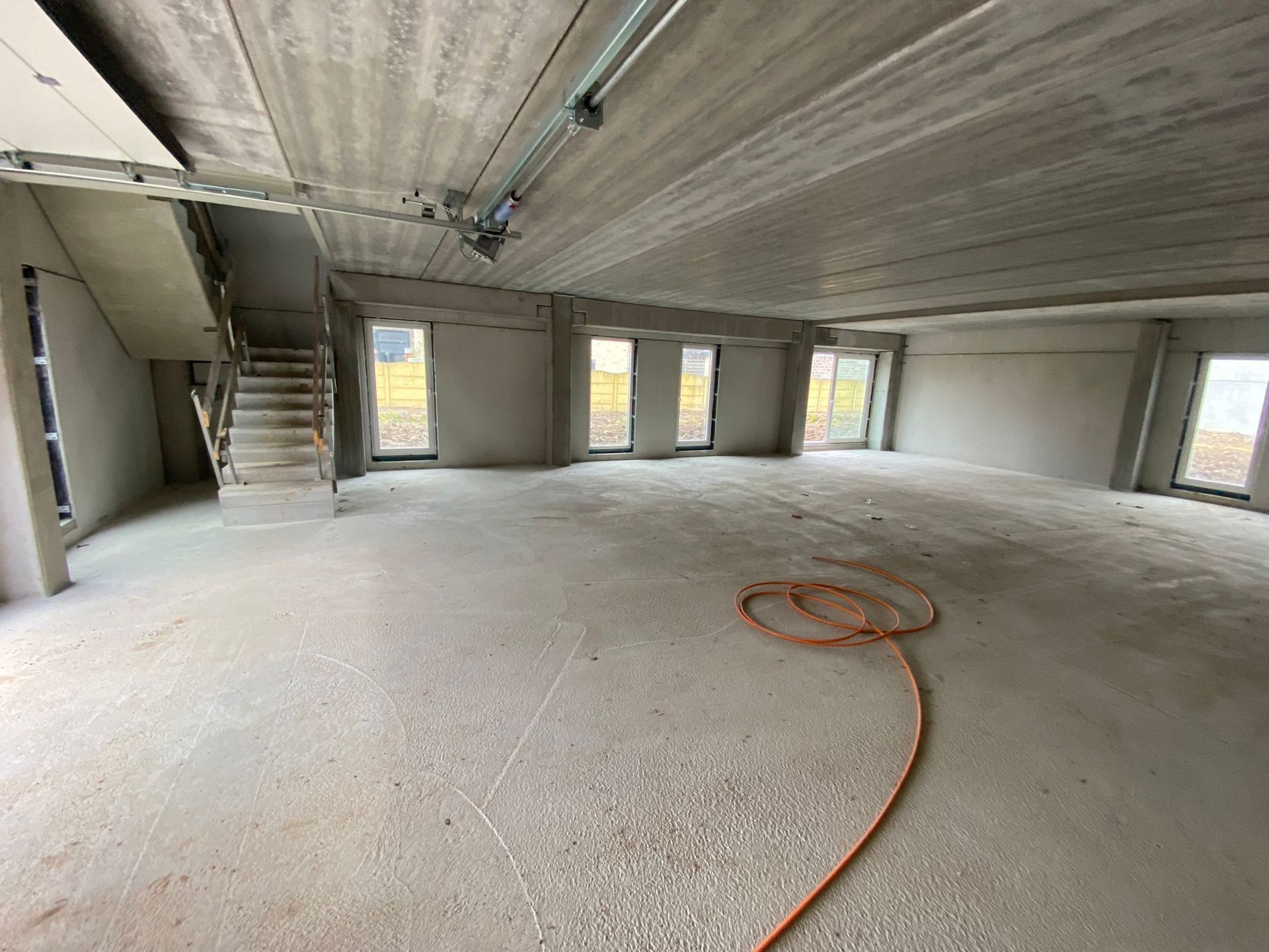 Magazijn te huur foto 8