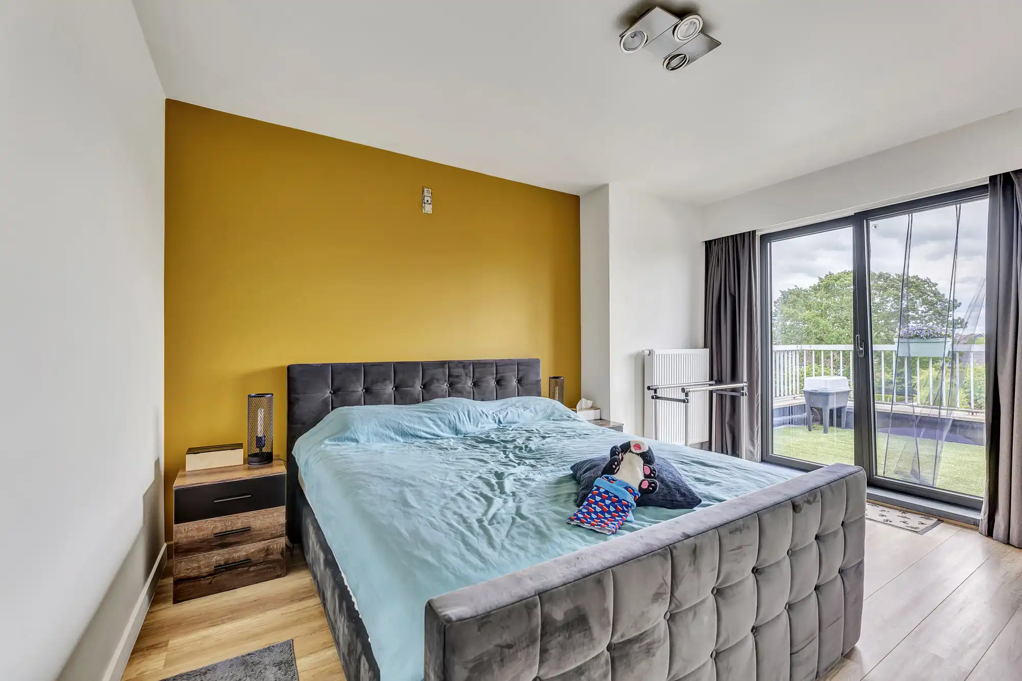 Gerenoveerd penthouse te koop met ruim terras foto 9