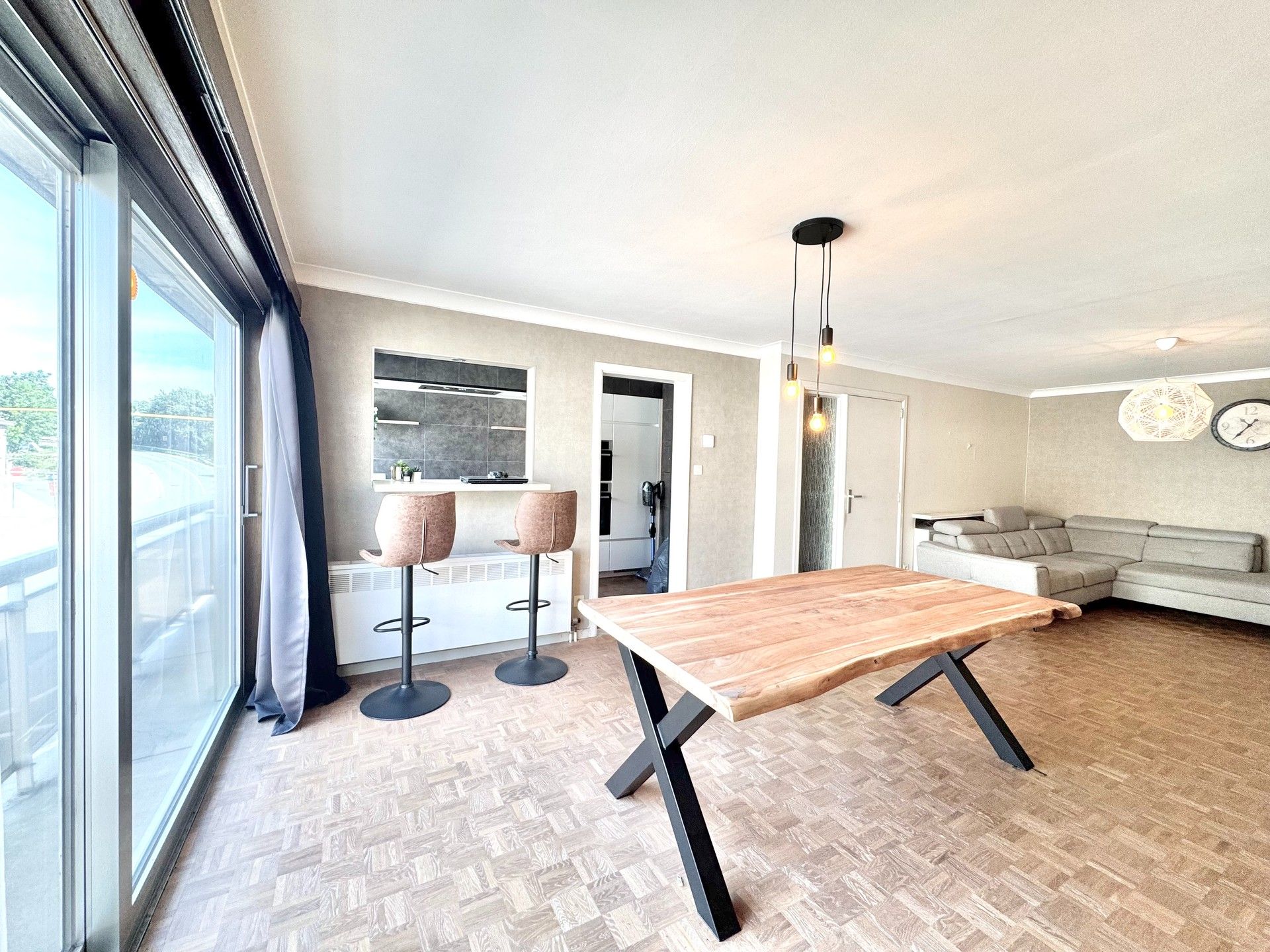 APPARTEMENT MET 2 KAMERS, TERRAS & GARAGE - 92 m² foto 2