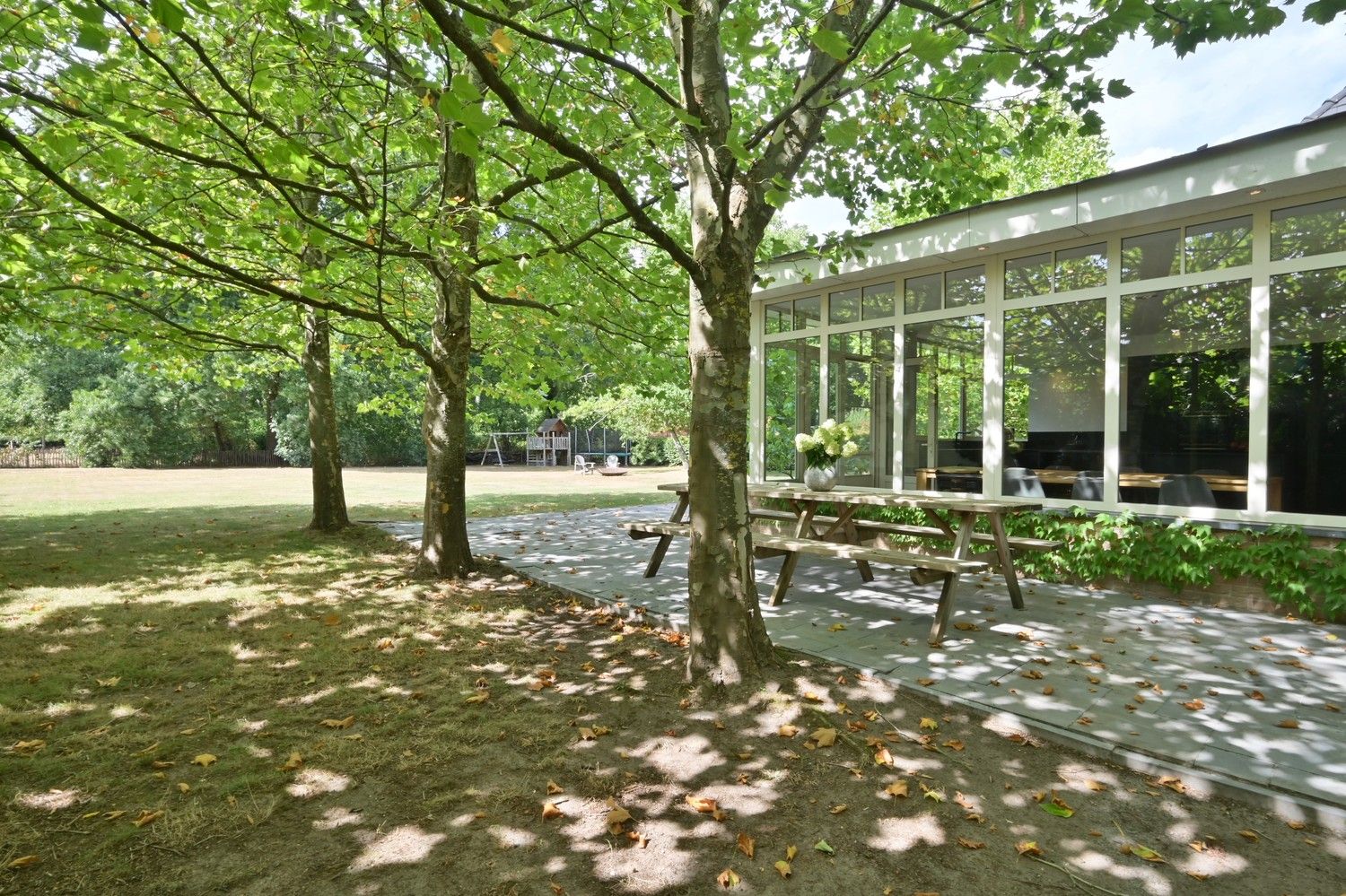 Royale gezinswoning met prachtige leefkeuken op een perceel van 19a, grenzend aan natuurgebied foto 30