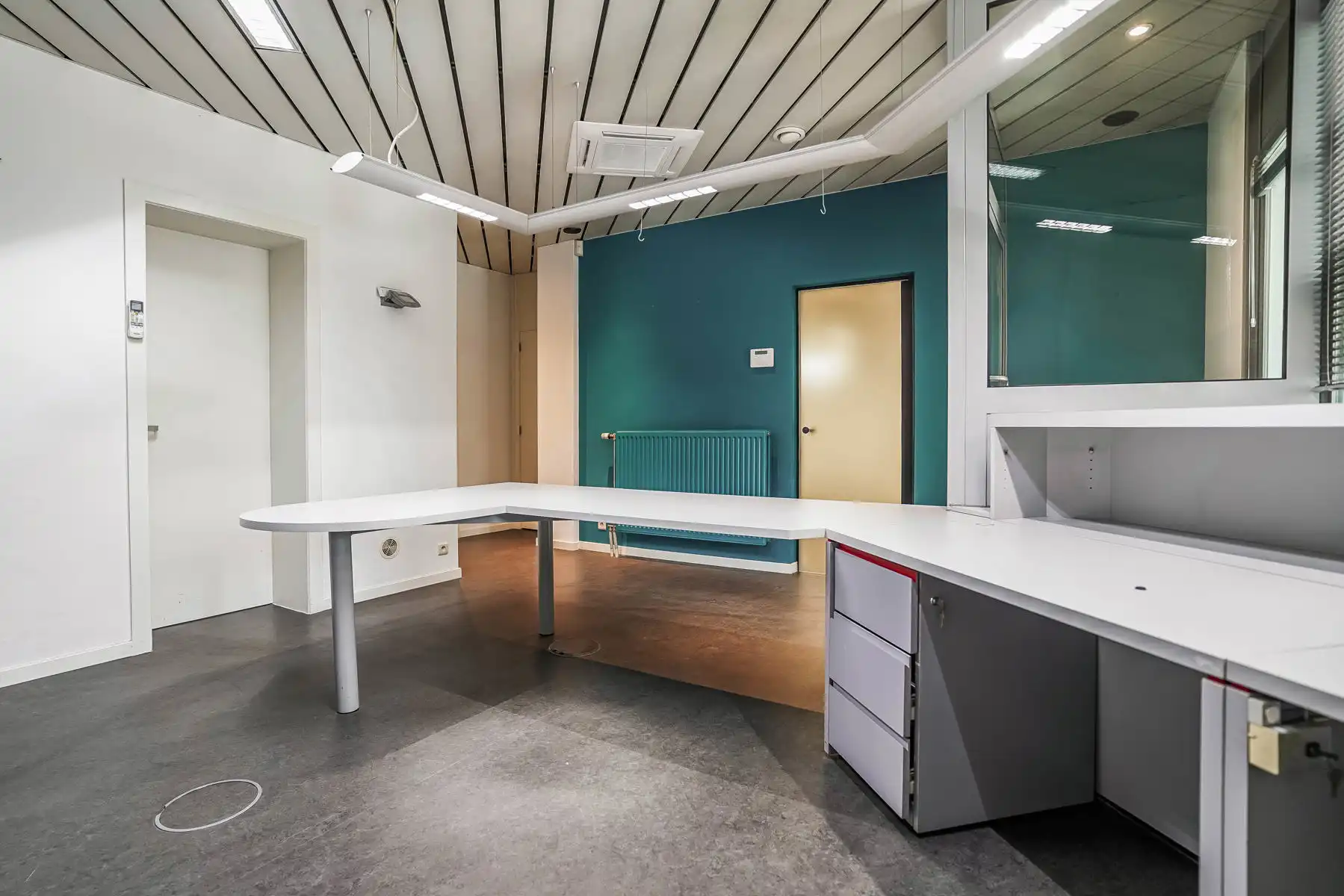 Commercieel gelijkvloers in het hart van Breendonk! foto 6