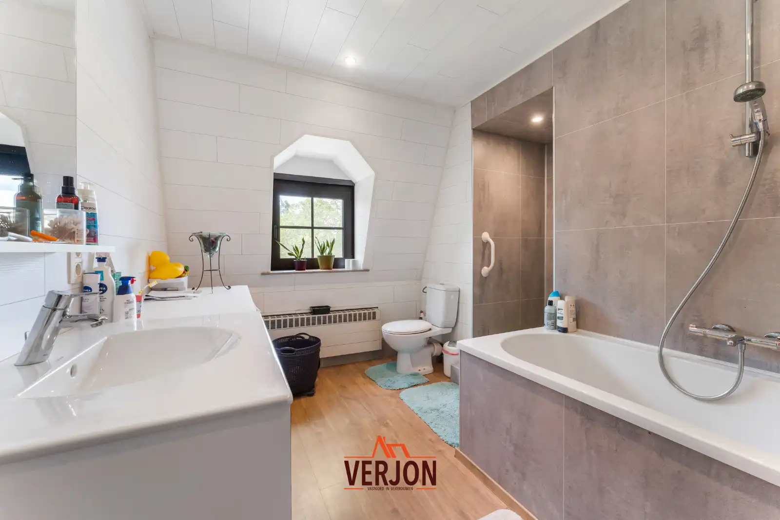 Te renoveren woning met enorm perceel van 2.251 m² in Emelgem! foto 14