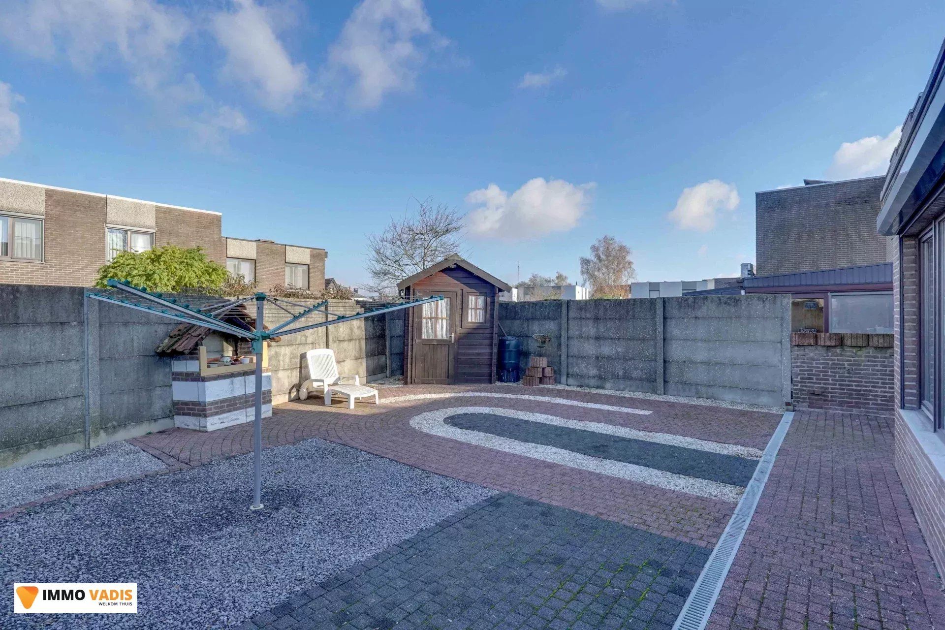 Ruime gezinswoning met drie slaapkamers en inpandige garage foto 15