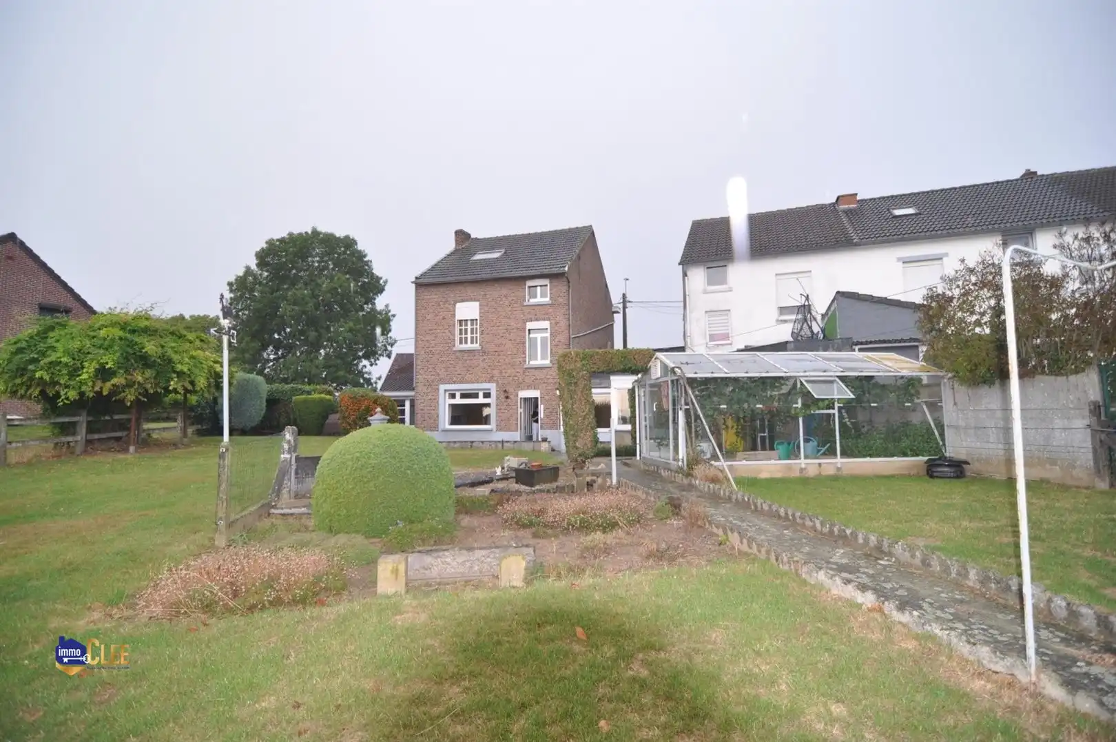 Karaktervolle driegevelwoning met ruime tuin van 30 are nabij Waremme foto 26