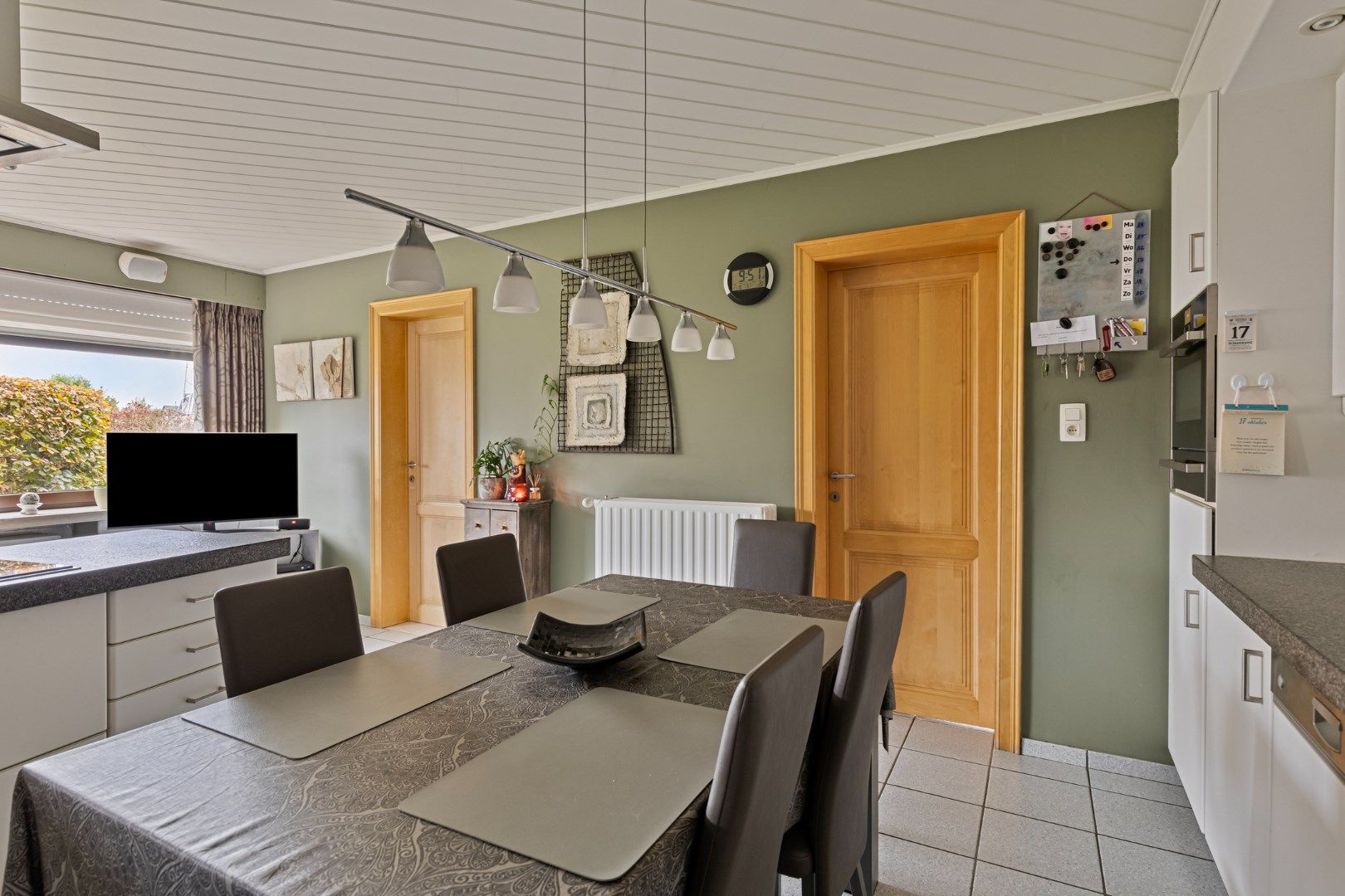 Ruime woning met 3/4 slpks op een ruim ZW gericht perceel van 1.095 m² te OLV Olen ! foto 12