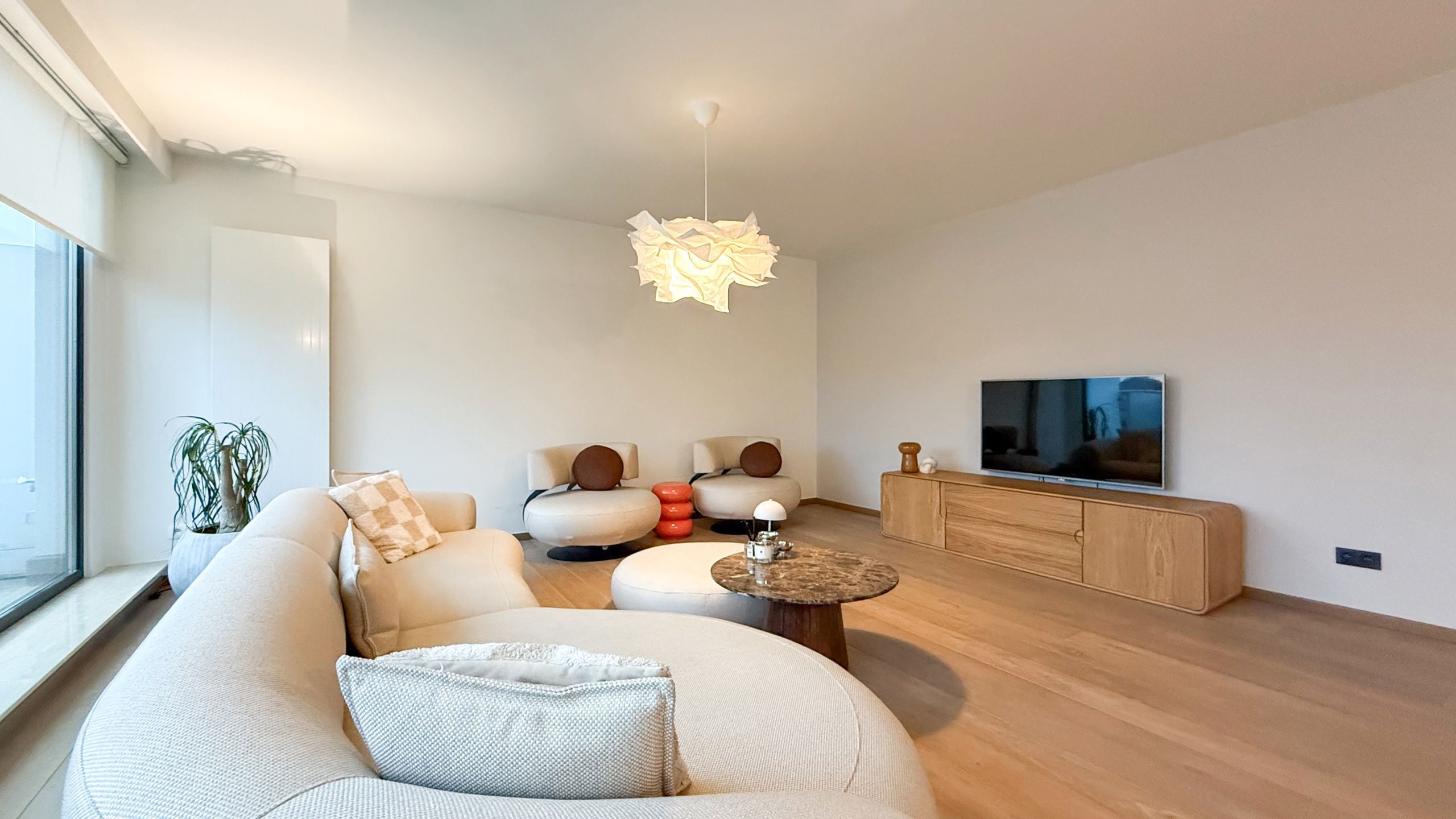 Ruim appartement met 3 slaapkamers en groot terras in Boekt! foto 3