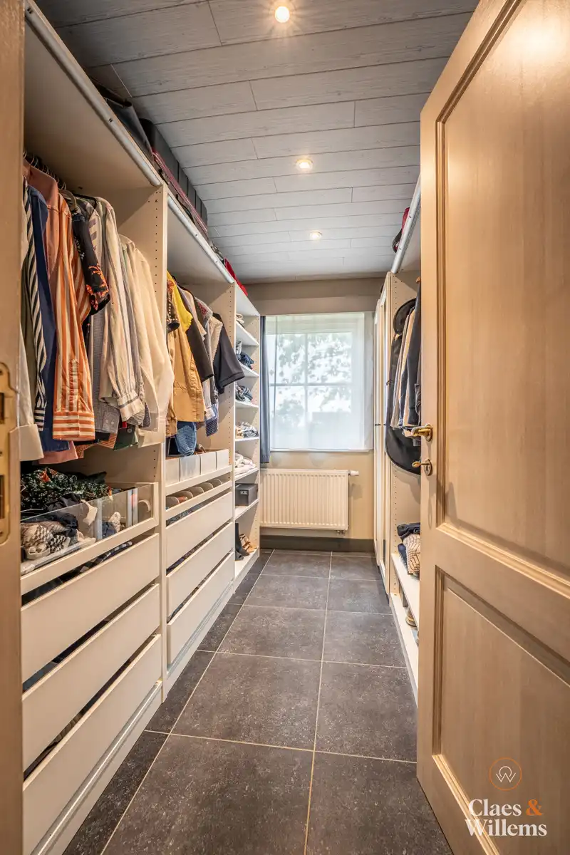 Ruime villa te koop in Dilbeek vrij beroep/ kangoeroewonen foto 28