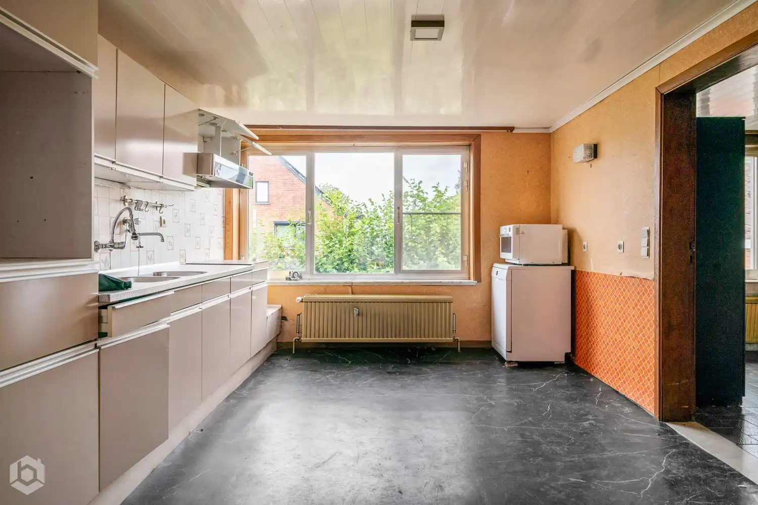 Handelspand met woonst en app. op toplocatie te Putte foto 44