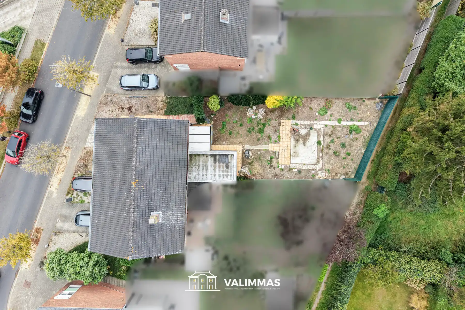 Centrum: op te knappen driegevelwoning met garage en tuin... foto 5