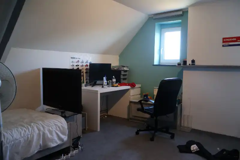 Woning met 4 slaapkamers en garage foto 16