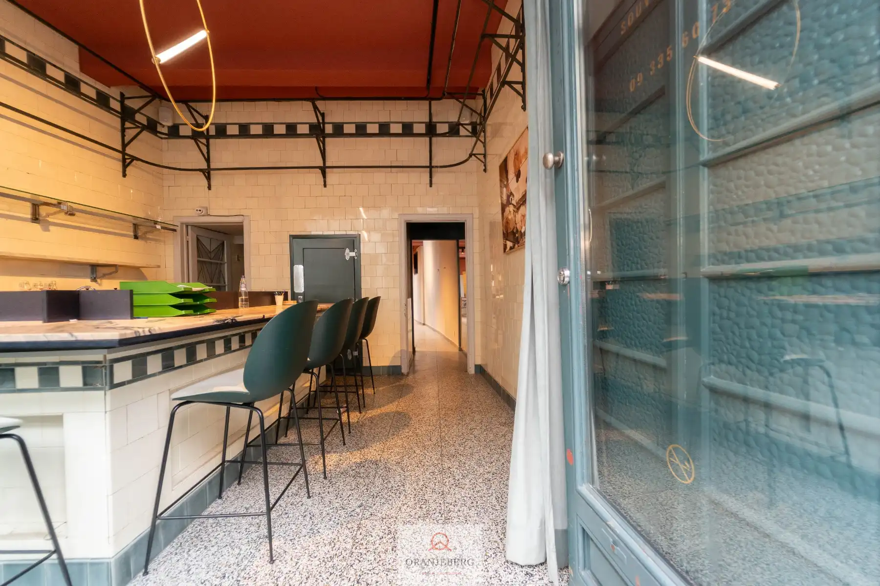 Karaktervol handelspand  (256 m²)met woonst in historisch gebouw foto 5