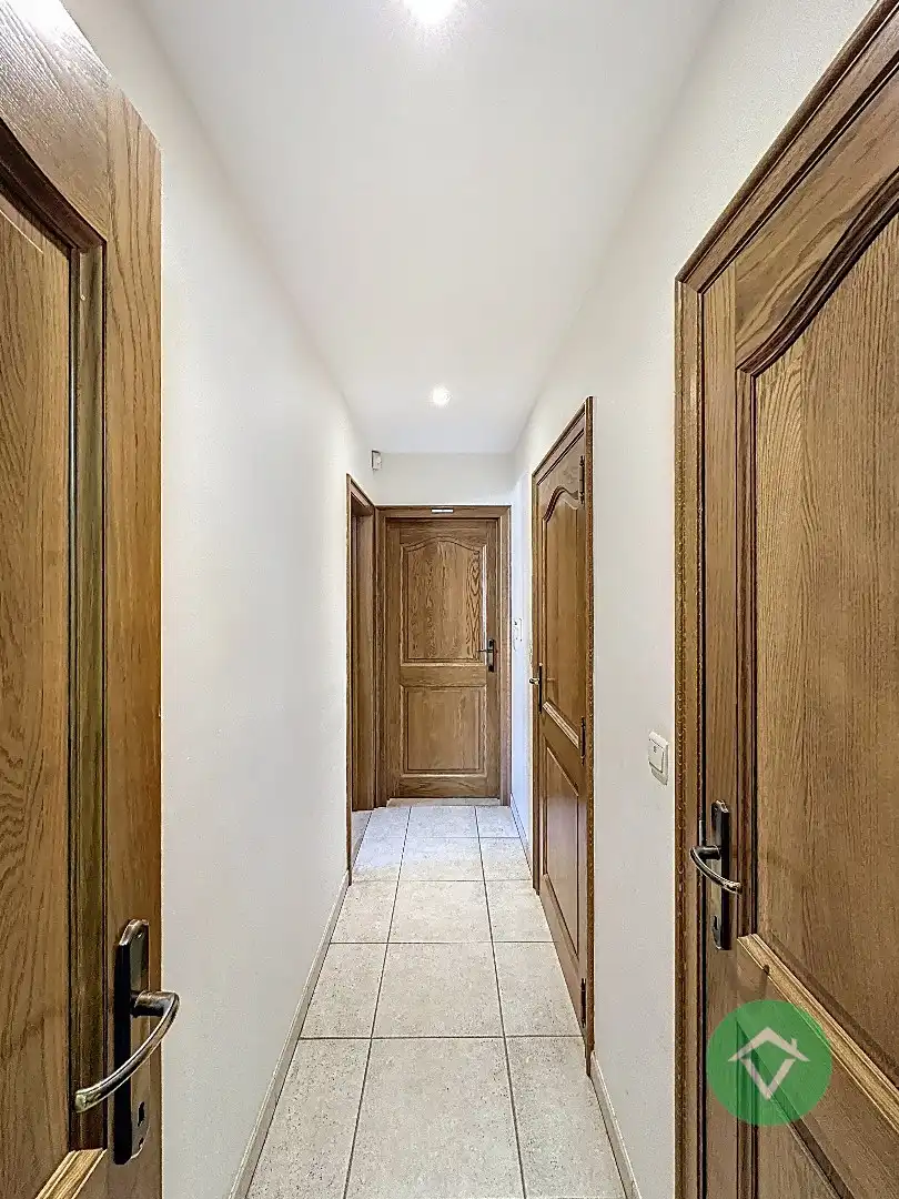 Ruime gezinswoning met dubbele garage in Koekelare foto 10