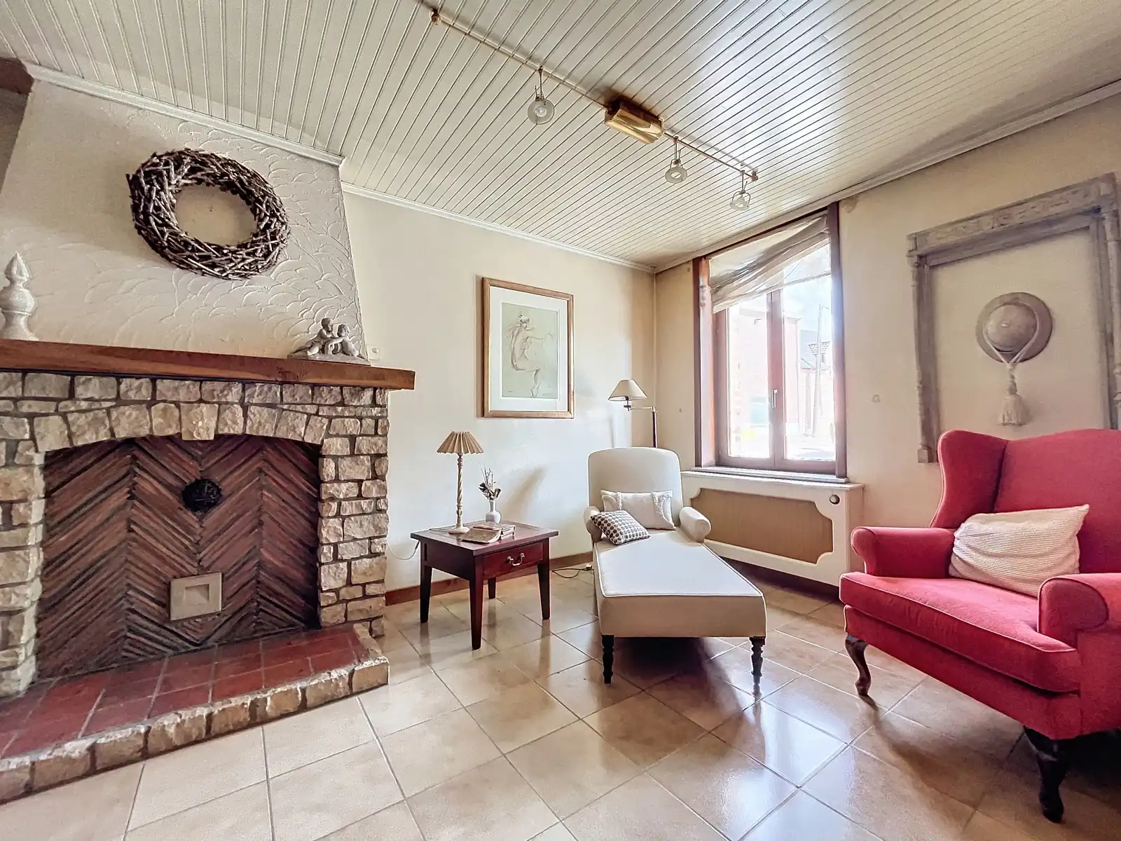 Ruime woning met 4 slpks - tuin en hangaar foto 2