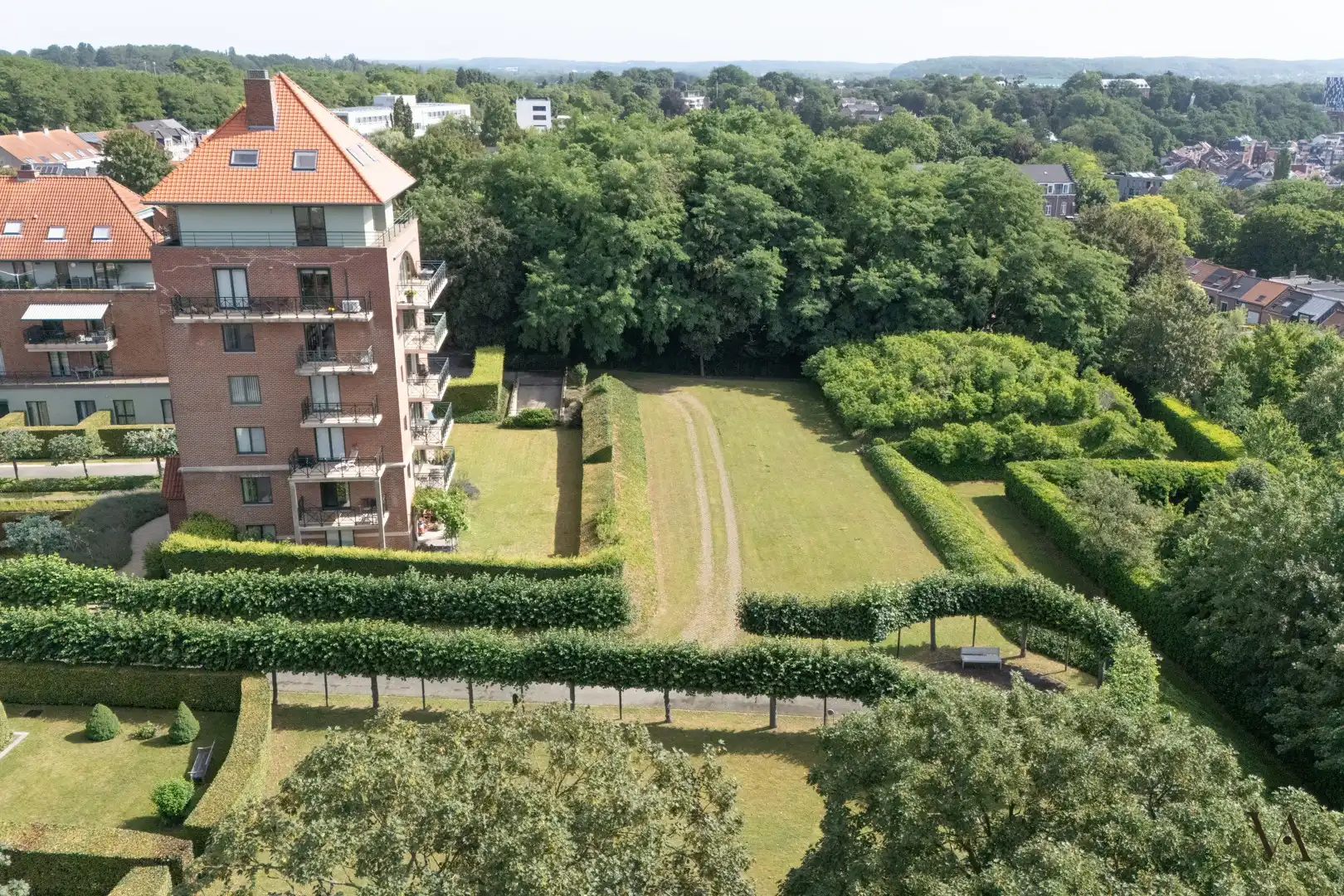 Ruim hoekappartement met uitzonderlijke tuin in groene parkresidentie nabij het centrum van Leuven foto 19