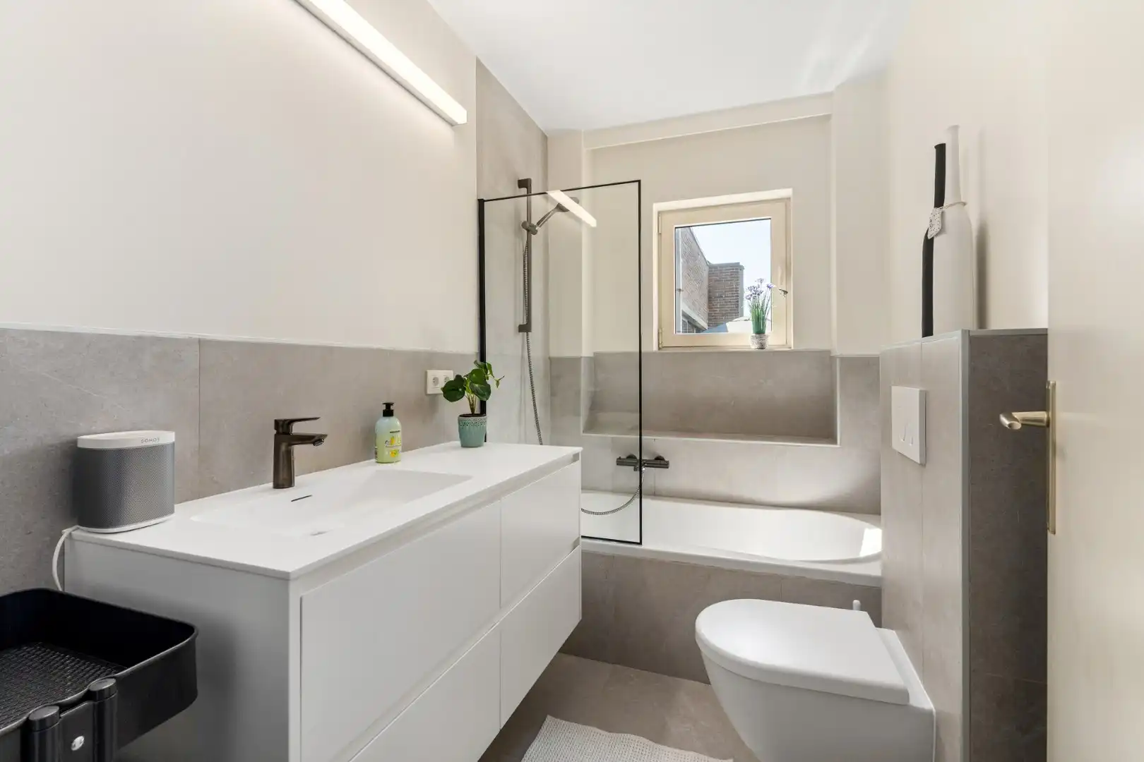 Lichtrijk en instapklaar appartement met garage te Kristus-Koning foto 6