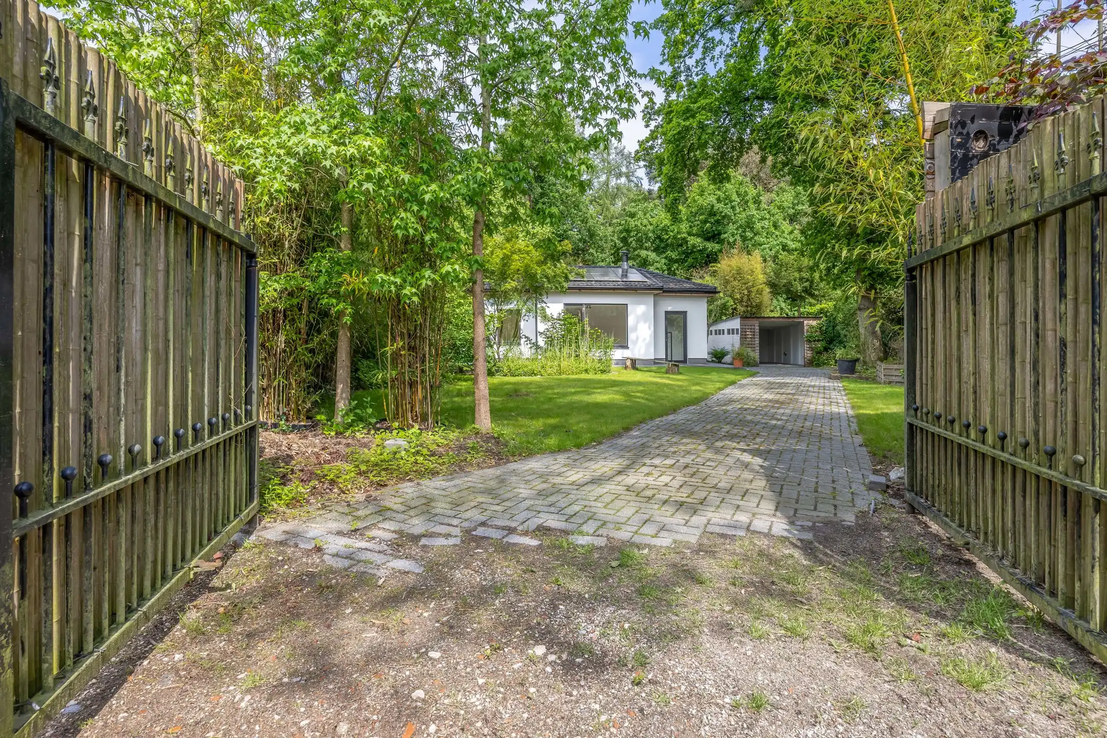 Gerenoveerde laagbouw Woning (EPC A) met Exotische Tuin  foto 2