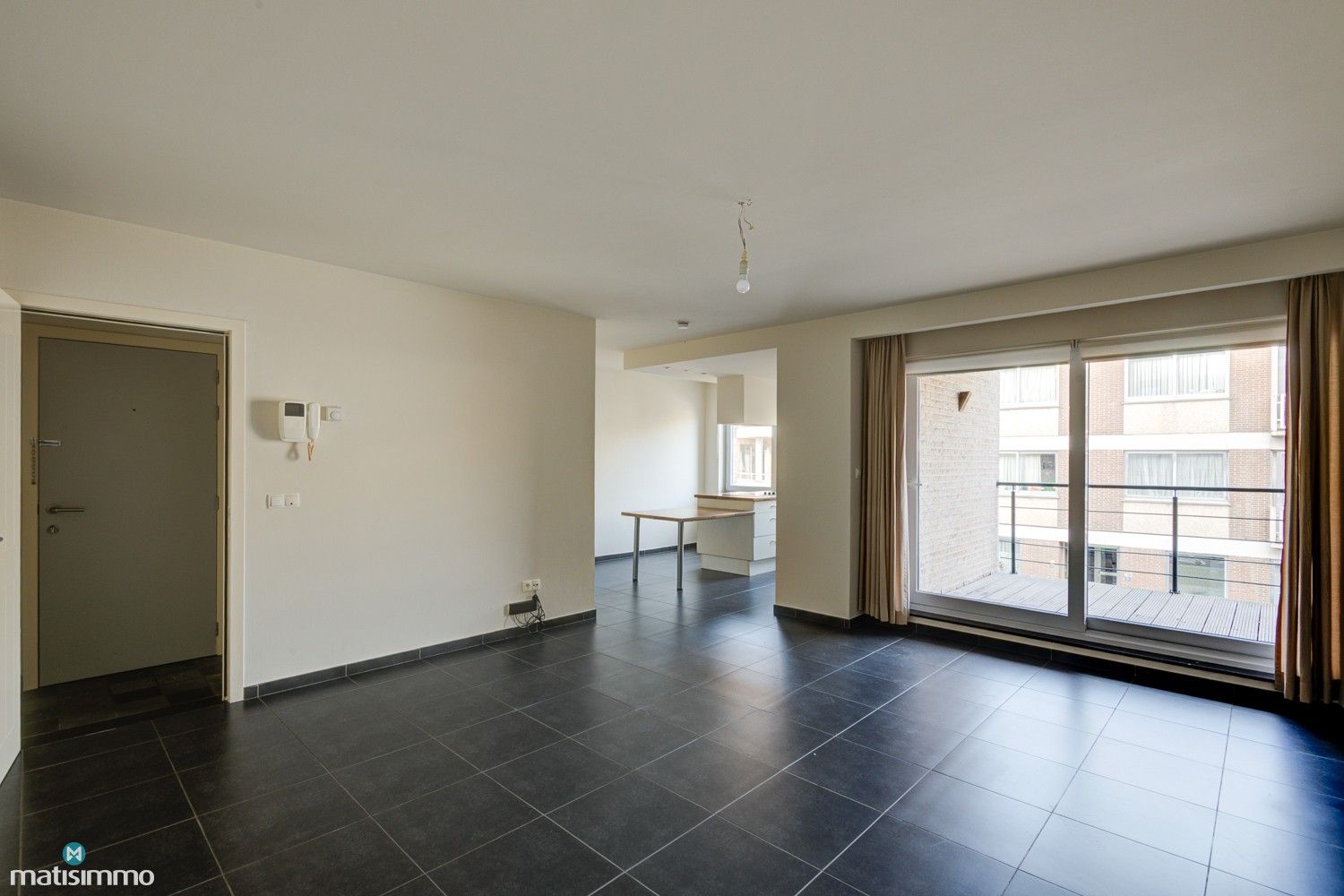 ENERGIEZUINIG EN INSTAPKLAAR APPARTEMENT MET 1 SLAAPKAMER EN LIFT IN HET CENTRUM VAN LANAKEN foto 4