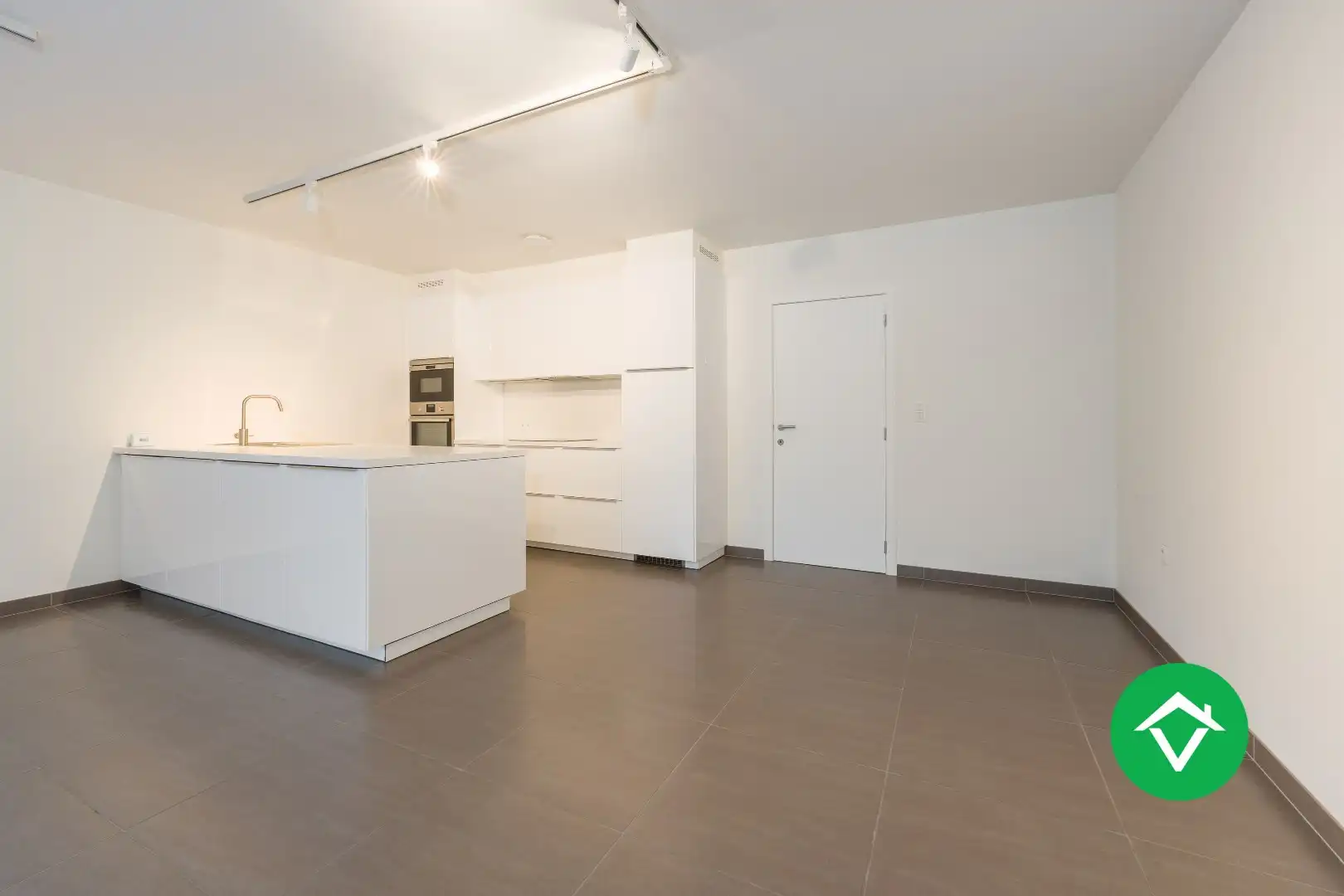 Instapklare energiezuinige woning (2018) met garage en tuin in Zevekote foto 7