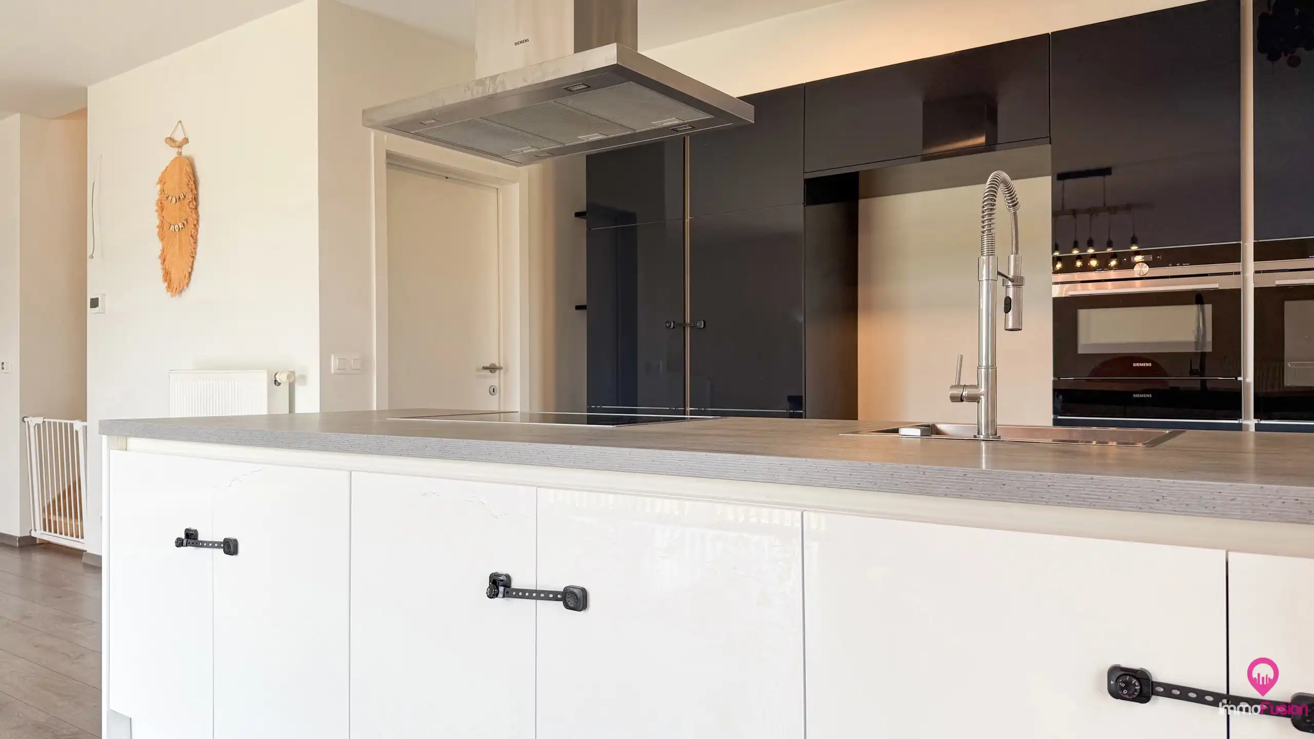 Recente halfopen woning met 3slpks, veranda en ruime tuin! foto 12