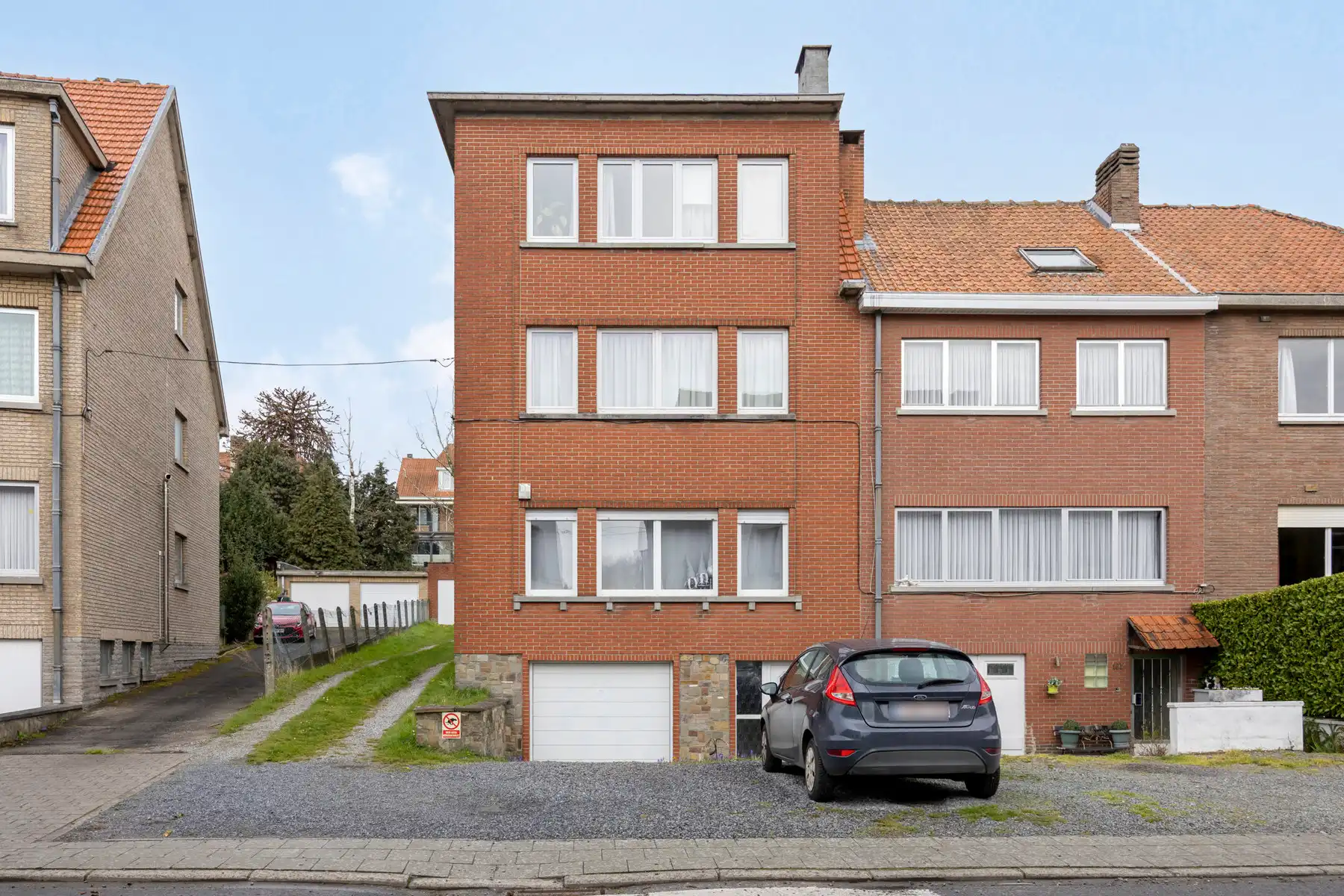 2-slaapkamerappartement met terras, garage en kelder foto 2