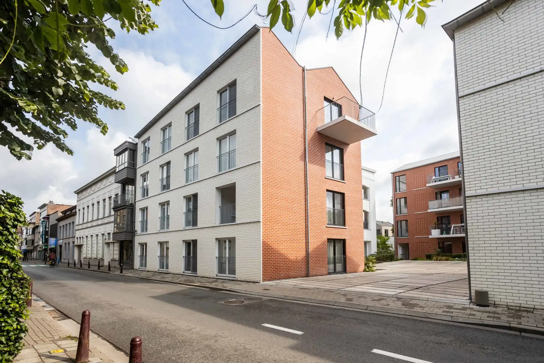 Stijlvol Gelijkvloers Appartement te koop in hartje Aalst foto 3