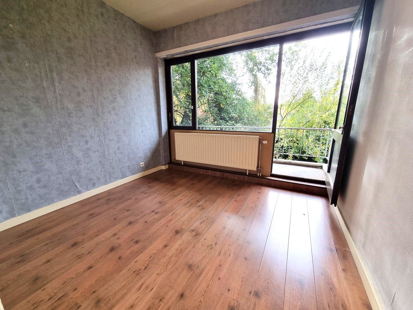 Verzorgd en ruim appartement van 97m², met 2 slaapkamers, terras aan de achterzijde en private kelderberging . foto 5
