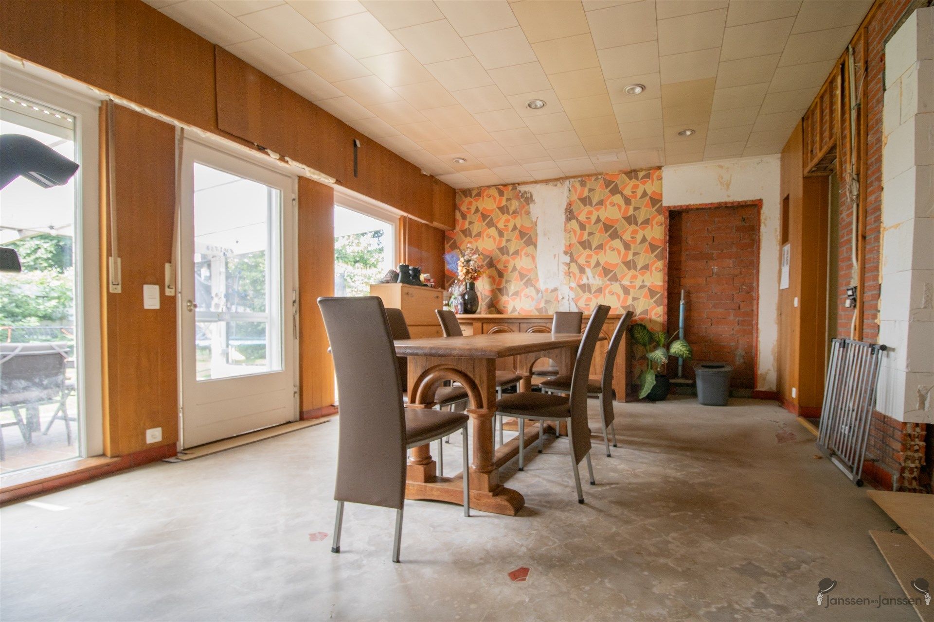 Verder af te werken, deels gerenoveerde vrijstaande woning met 3 slaapkamers op 632 m² foto 6