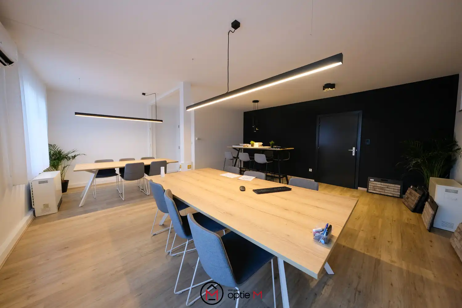 RUIM KANTOORGEBOUW OP TOPLIGGING IN BILZEN foto 3