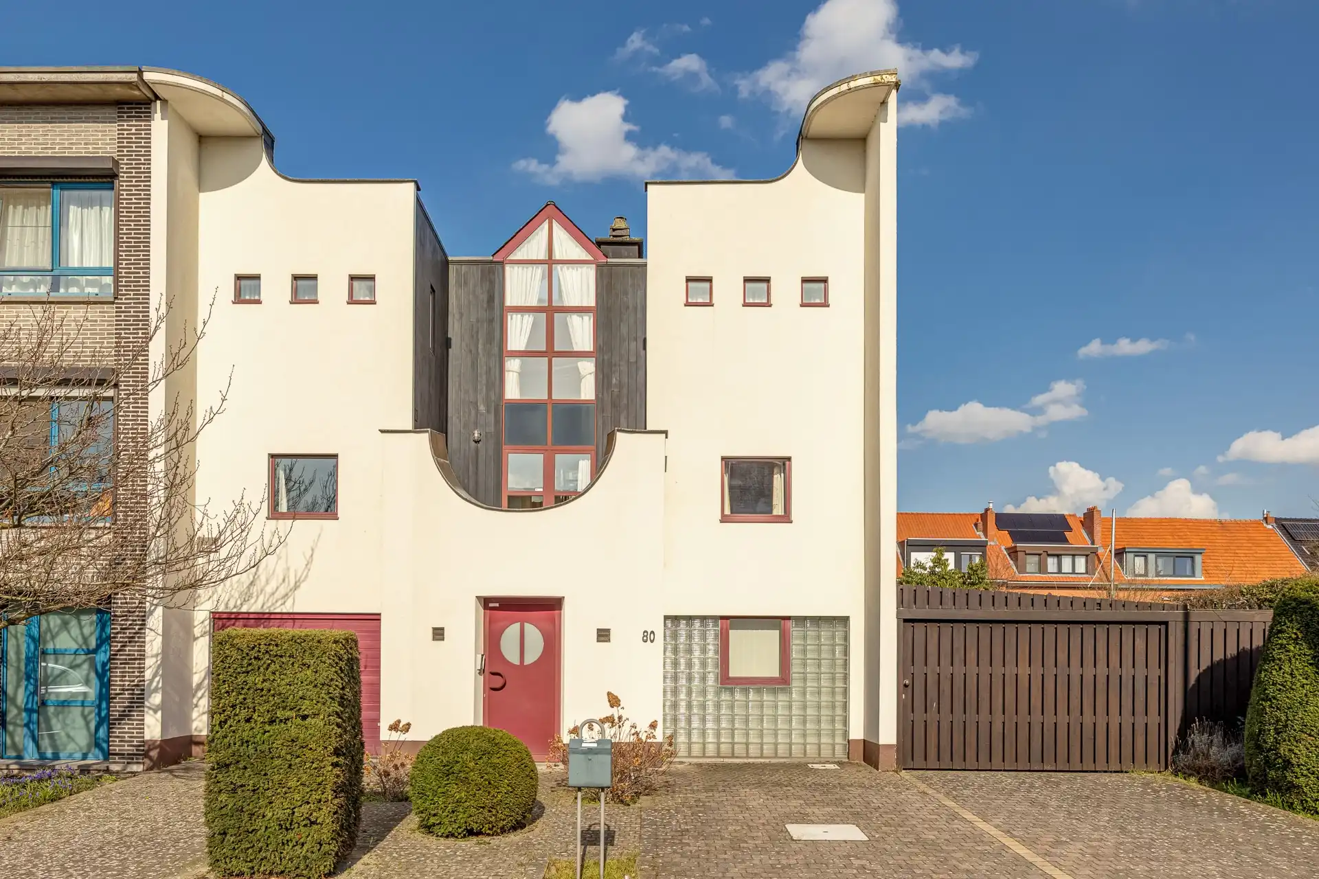 Karaktervolle architecturale parel van Architect Paul De Roo foto {{pictureIndex}}