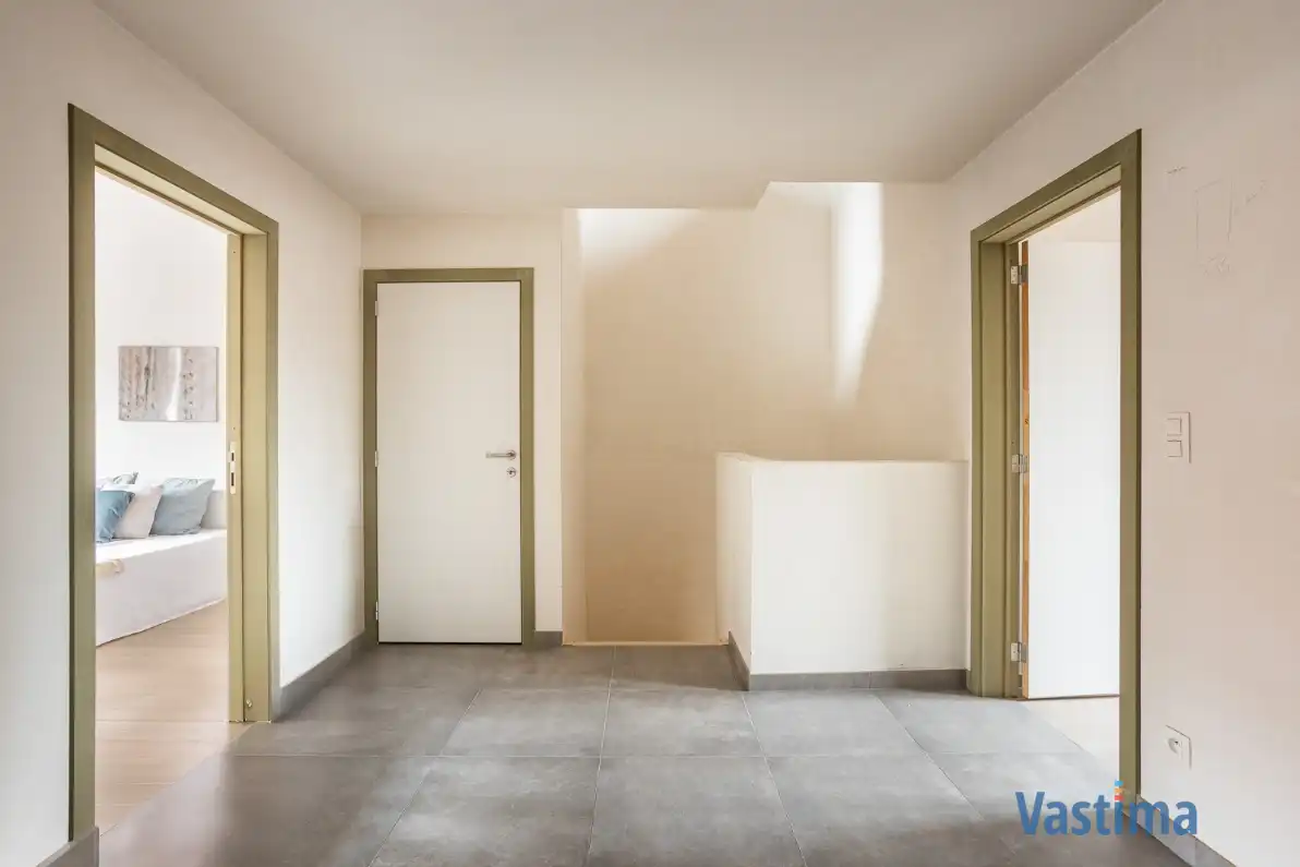 Nieuwbouw gesloten woning met 3 slaapkamers, garage en tuin foto 15