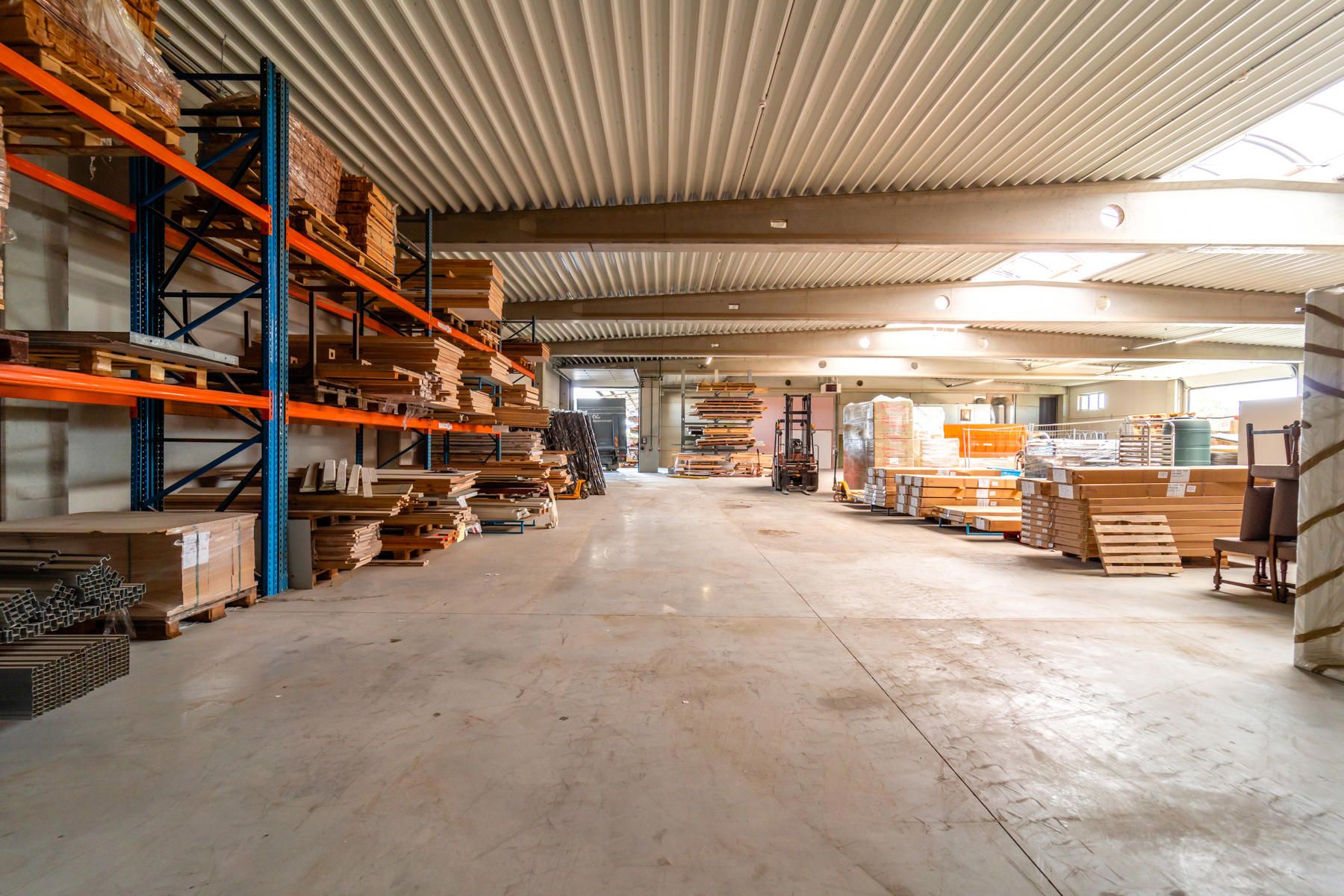 Multifunctioneel gebouw - hoge afwerkingsgraad - goede verbinding E313/E314. foto 29