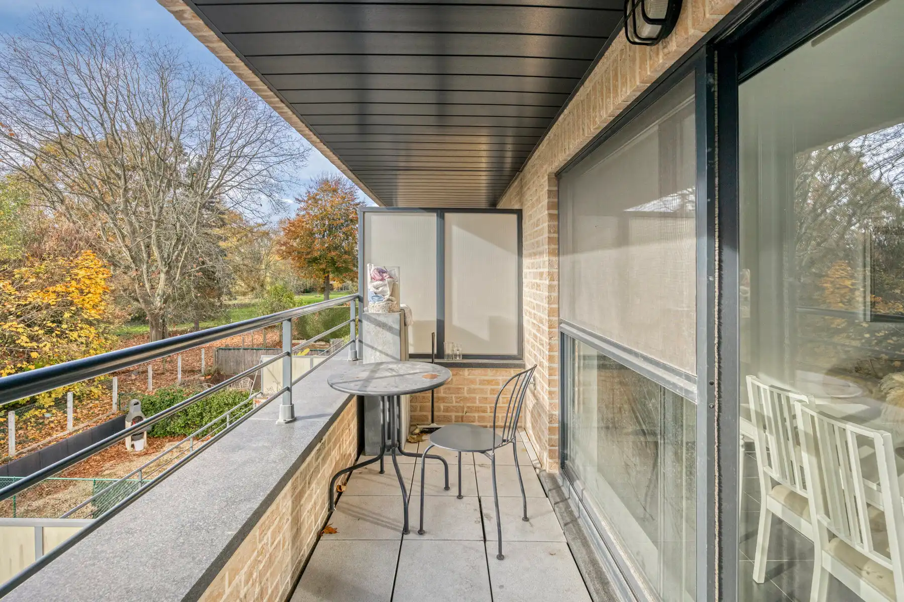 Ruim appartement met 2 slaapkamers, terras en parking  foto 5