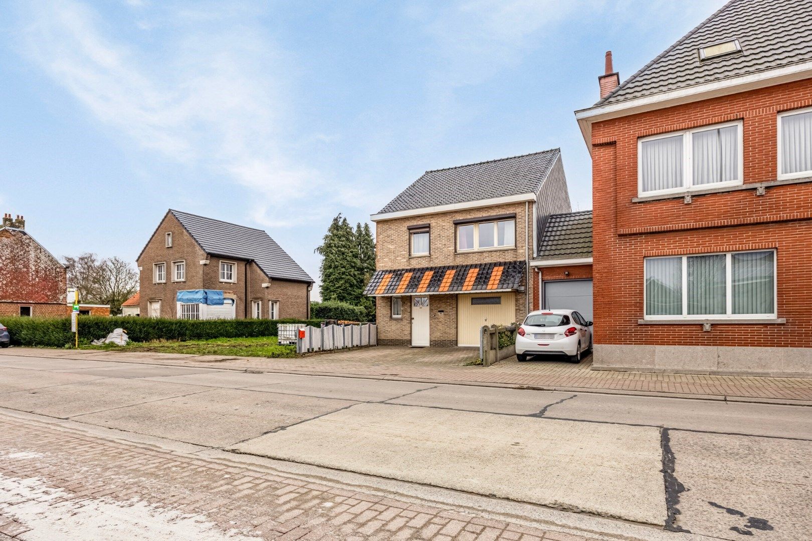 Solide instapklare woning met 3 slaapkamers, garage en tuin foto 1