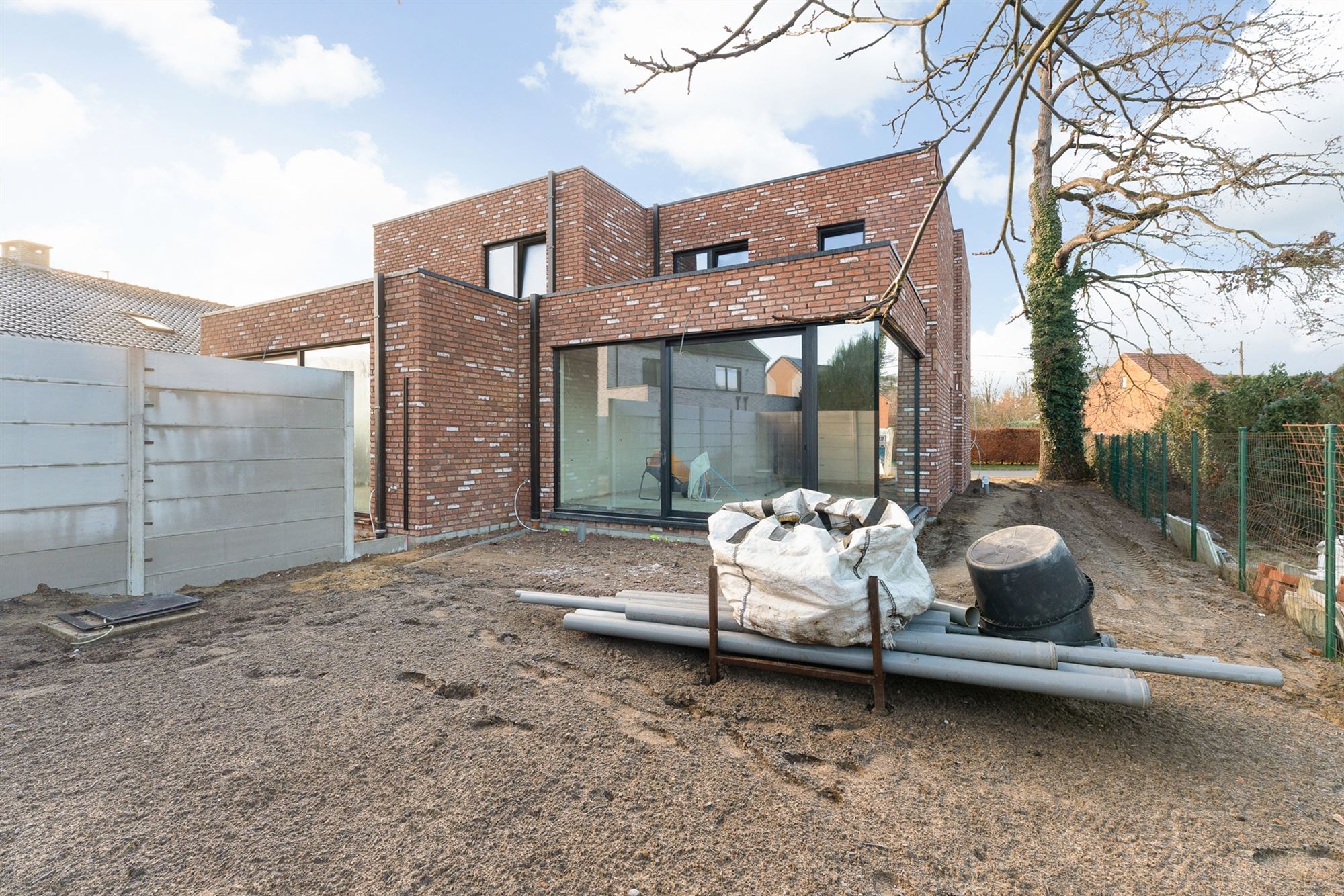 VOLLEDIG AFGEWERKTE NIEUWBOUWWONING OP CENTRALE LIGGING TE BERINGEN foto 16