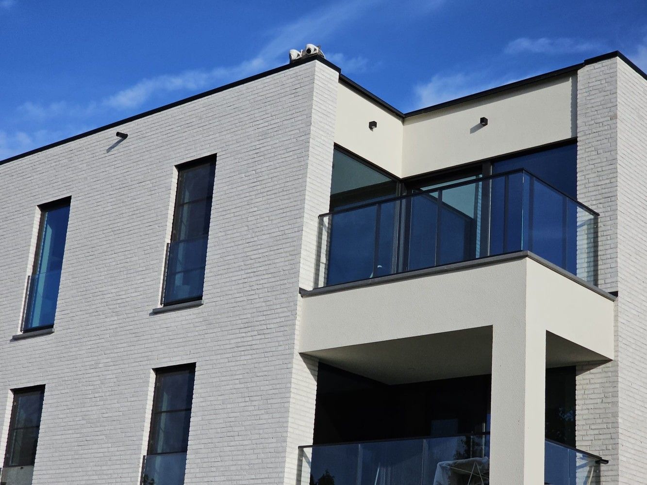 Recent appartement met 2 slpks en terras + garage foto 3