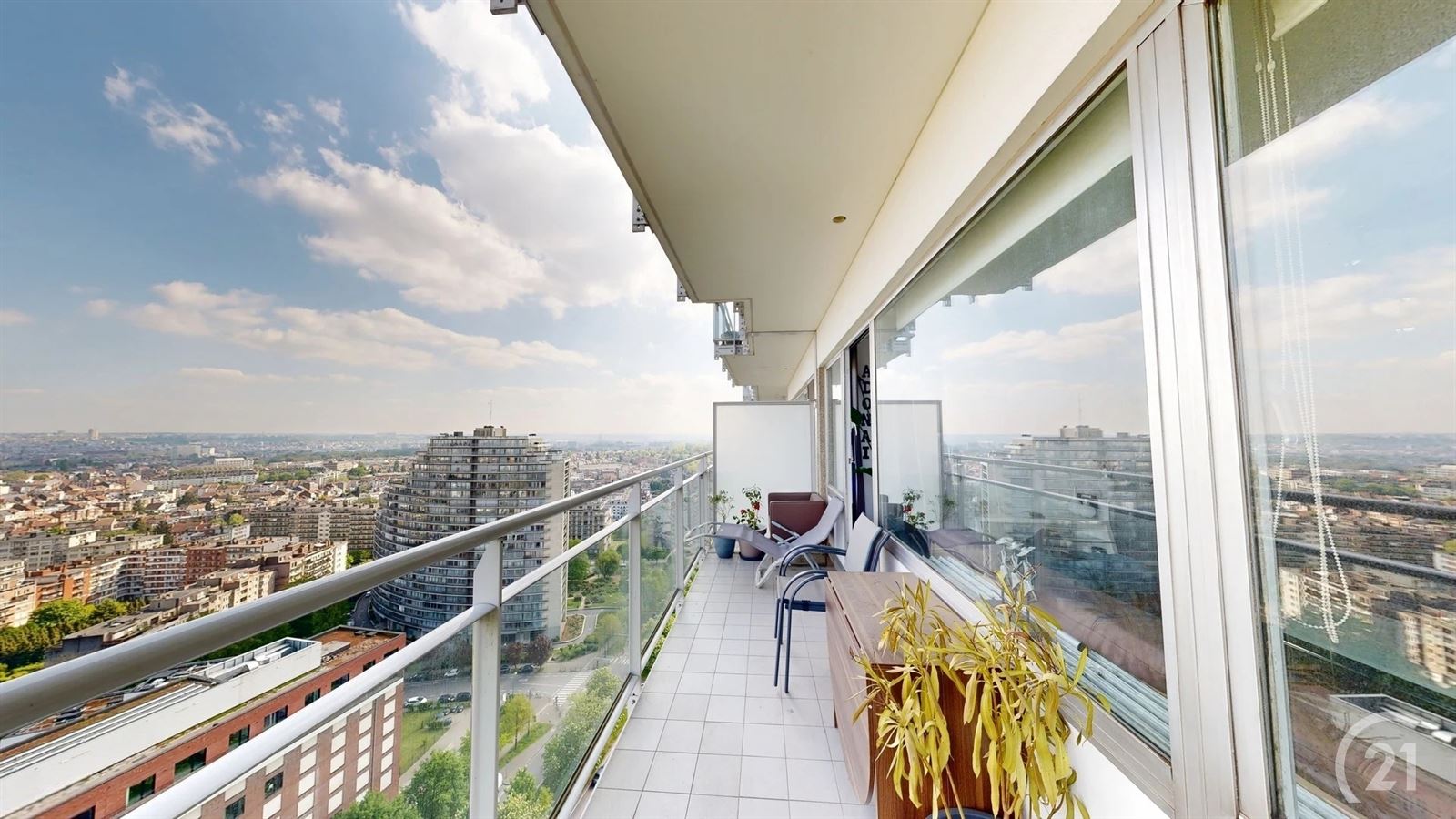 Lichtrijk appartement met terrassen en adembenemend zicht foto 30