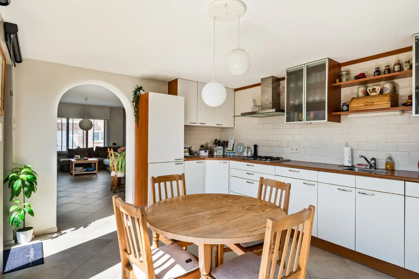 Instapklare, vrijstaande woning met 2 slpk., tuin en garage foto 9