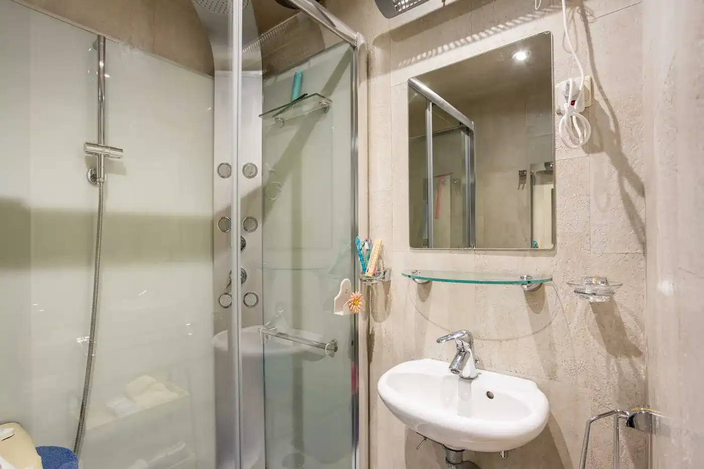 Te renoveren woning met 3 slaapkamers en zolder in Bissegem foto 12