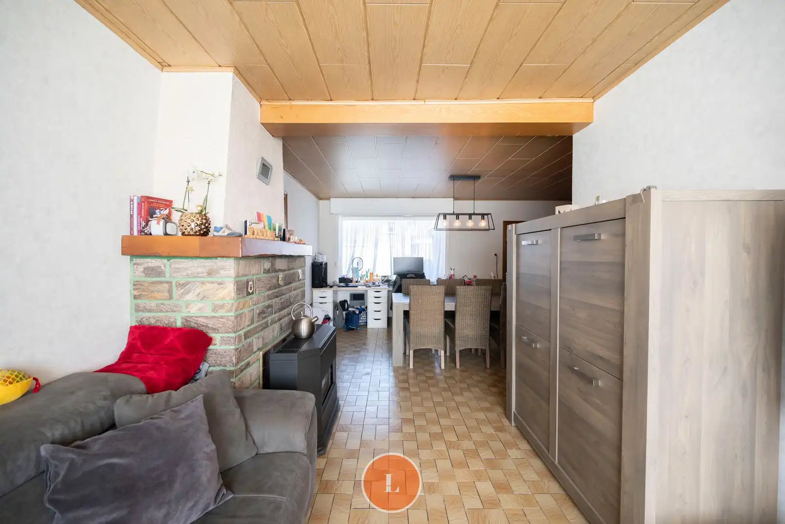 Deels te renoveren gezinswoning met 3 slaapkamers en garage. foto 3