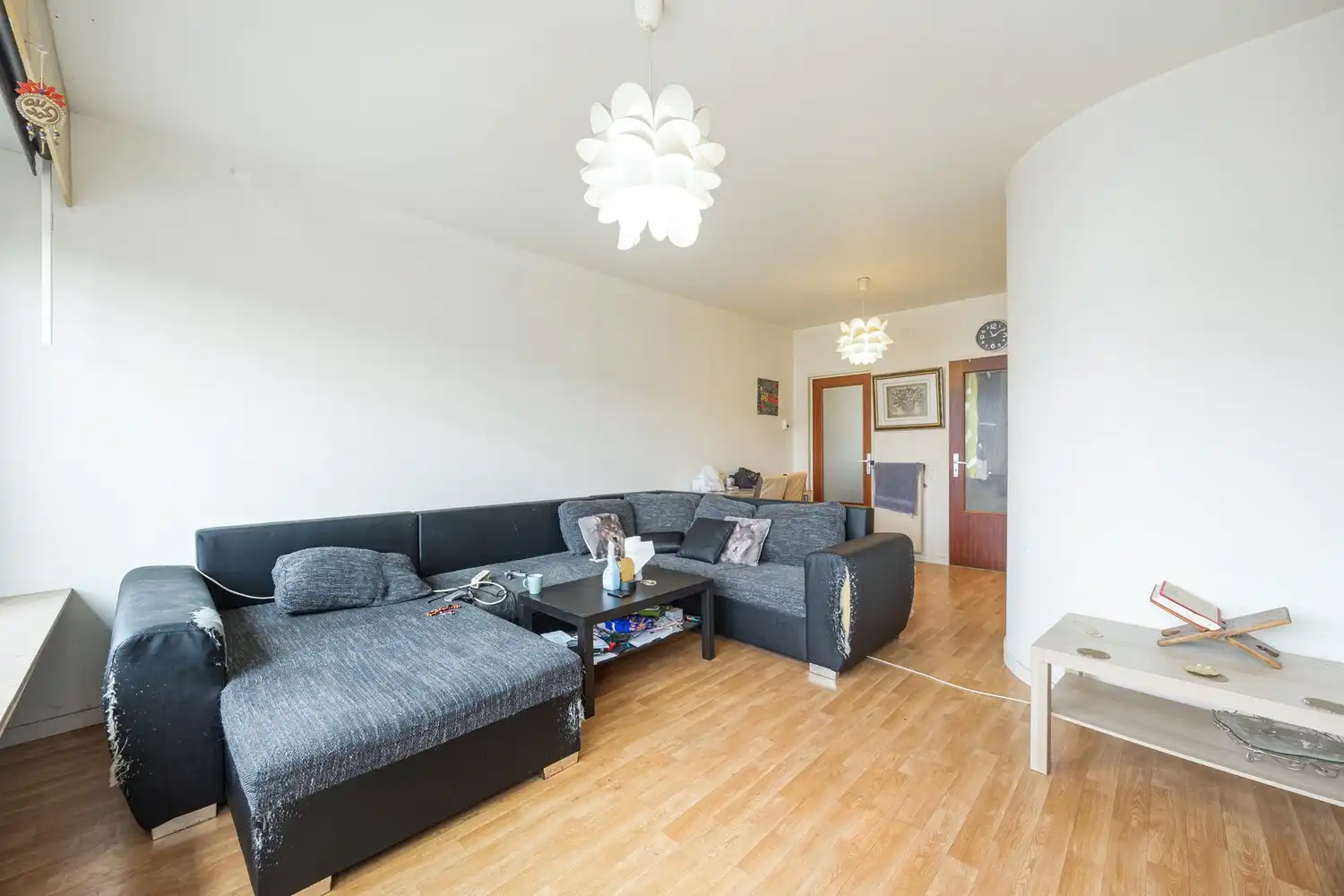 Op te frissen opbrengsteigendom comm. ruimte + 2 app. foto 9