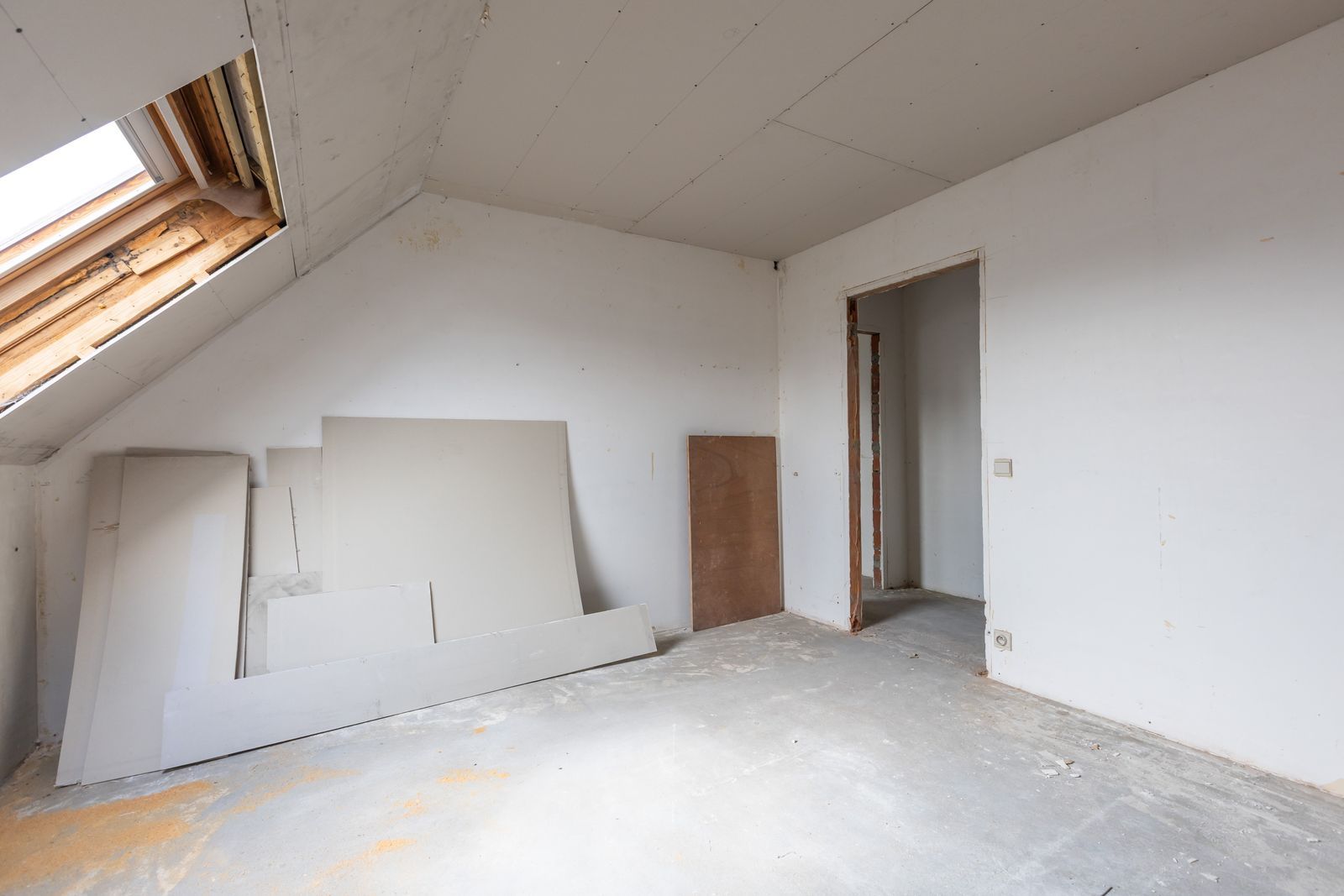 Grote eigendom met winkel, 2 appartement én prachtige loods foto 29