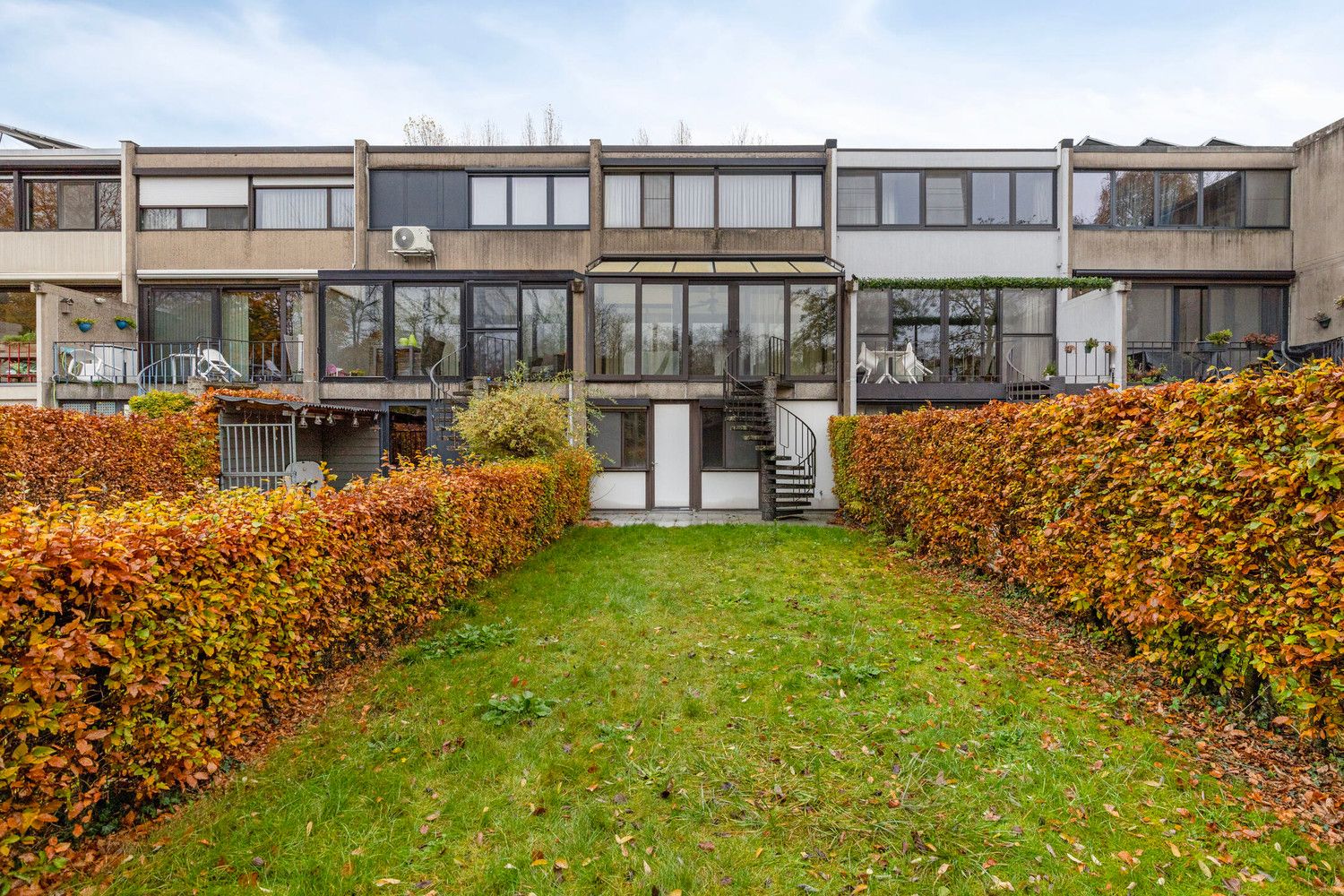 In de wijk 'Langbaanvelden' ligt deze te renoveren bel-étagewoning met 3 tot 4 slks, garage en tuin! foto 28