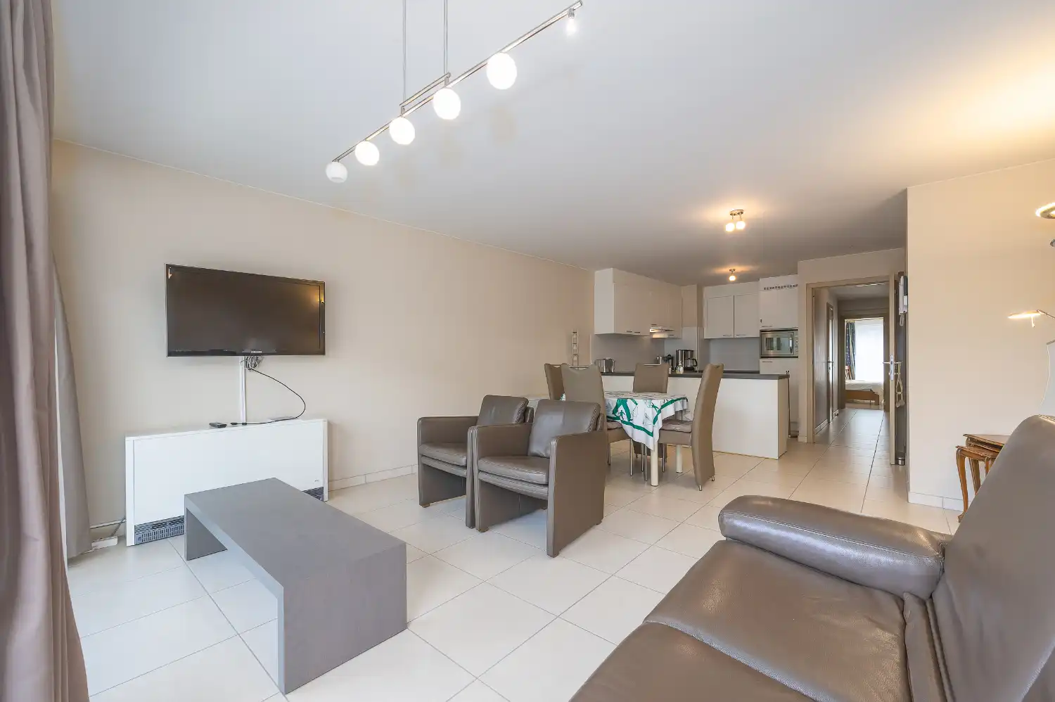 2 slaapkamer appartement met een open zicht en terras foto 6