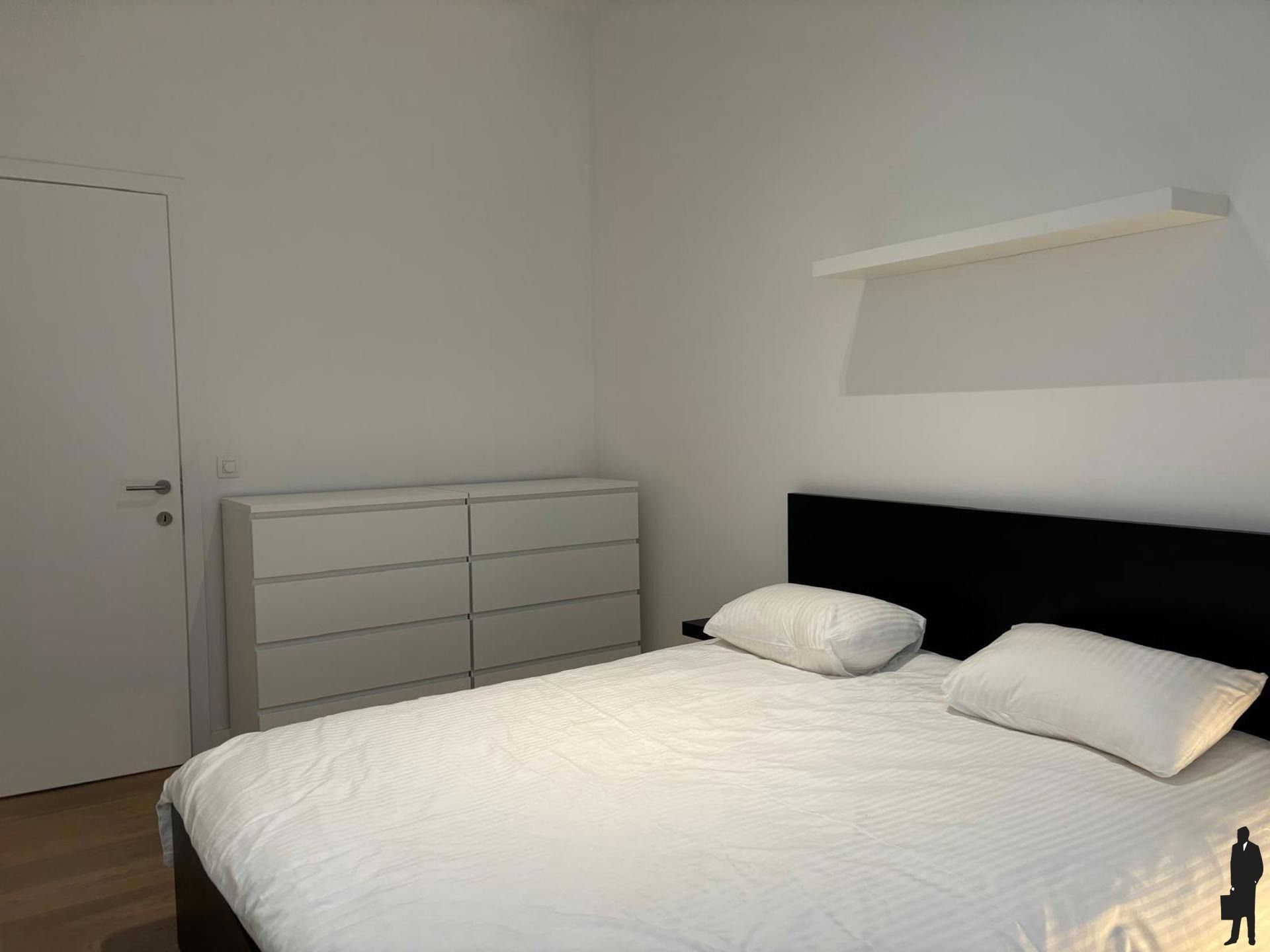 Bemeubeld of ongemeubeld appartement met ruim terras. foto 7